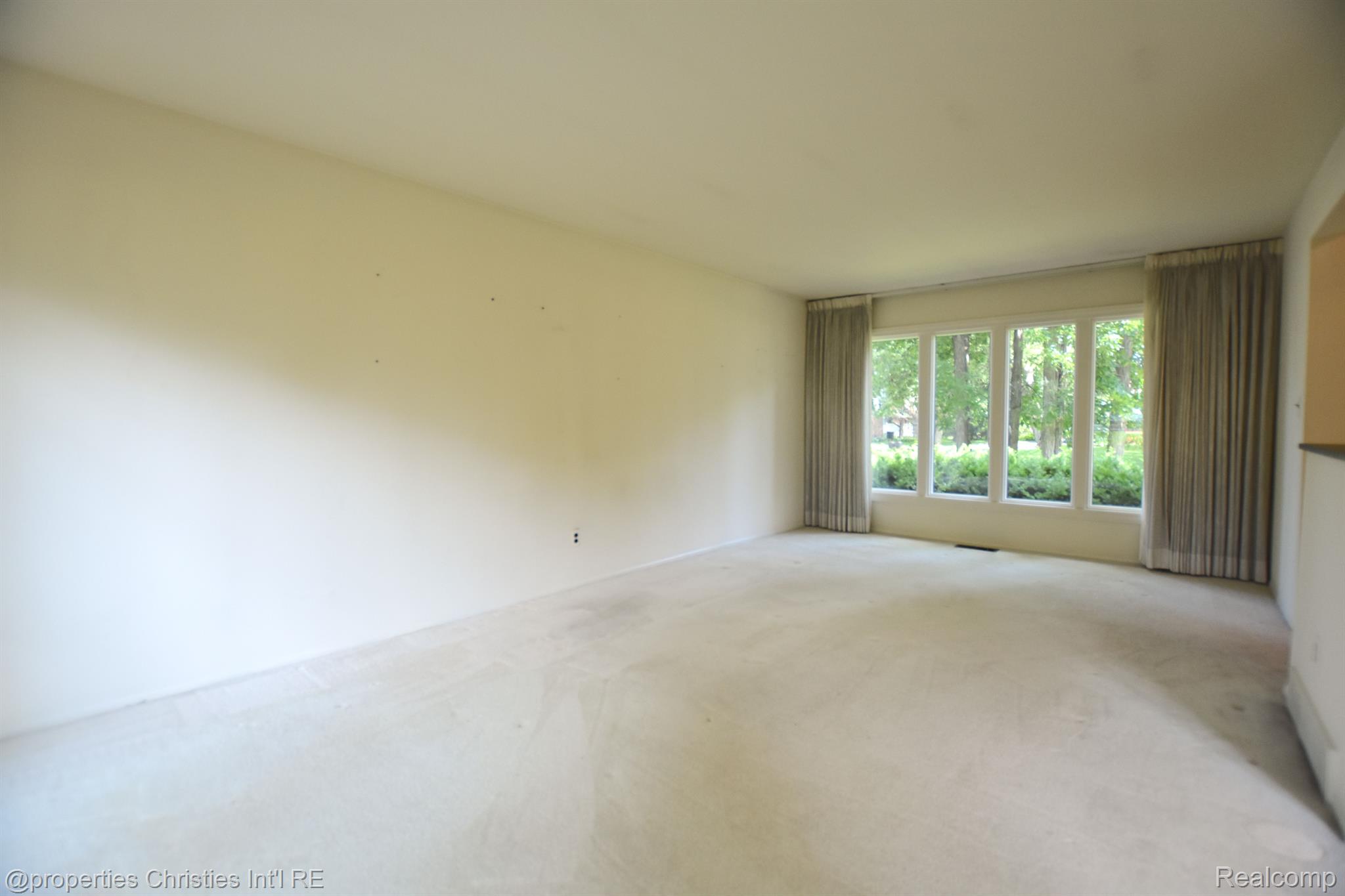 2597 TOWNHILL