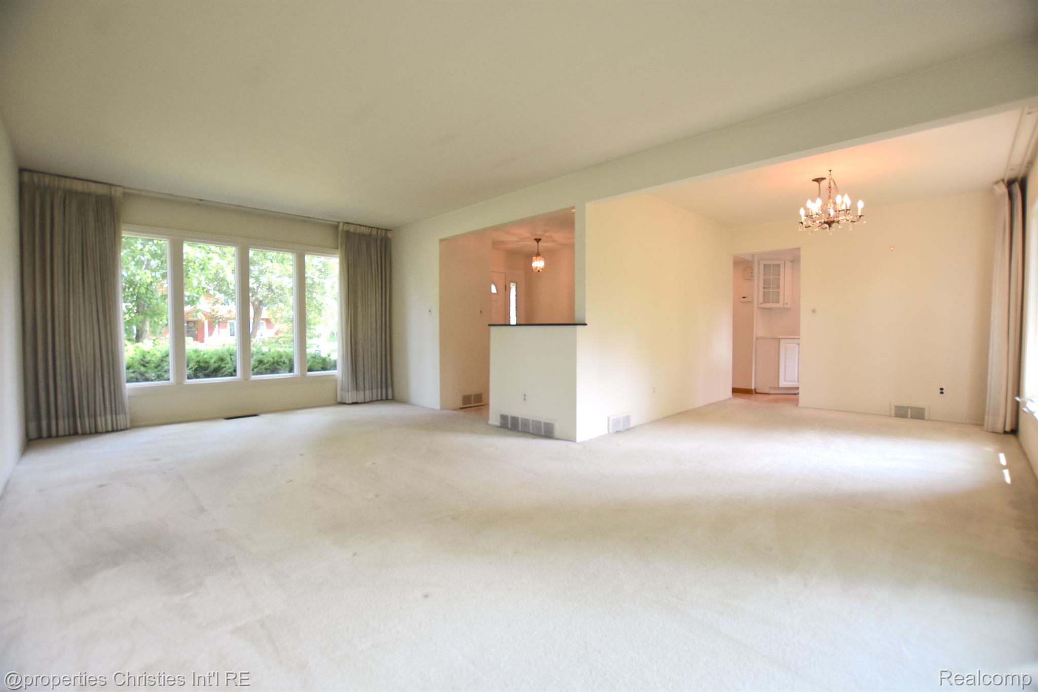2597 TOWNHILL