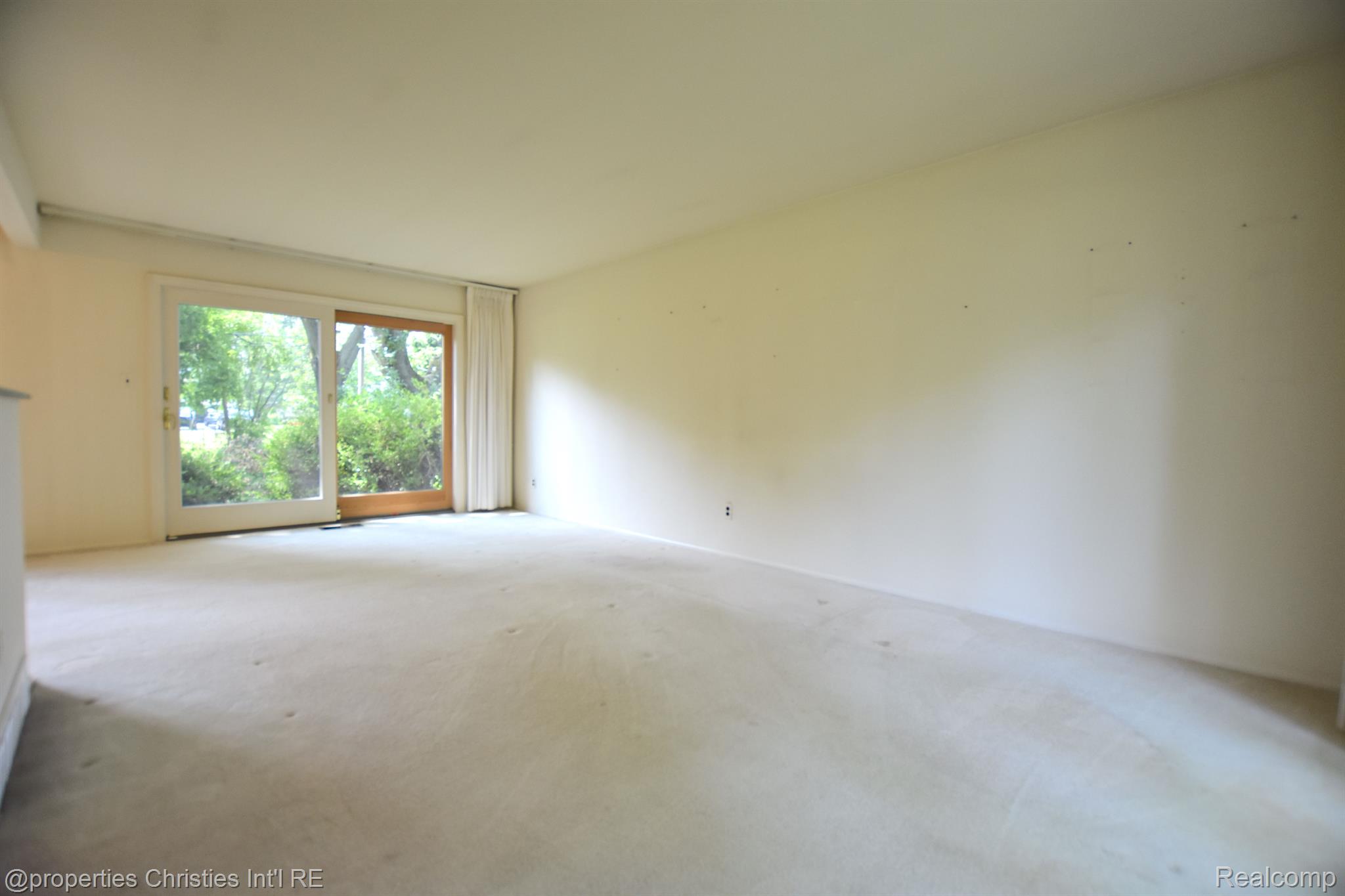 2597 TOWNHILL