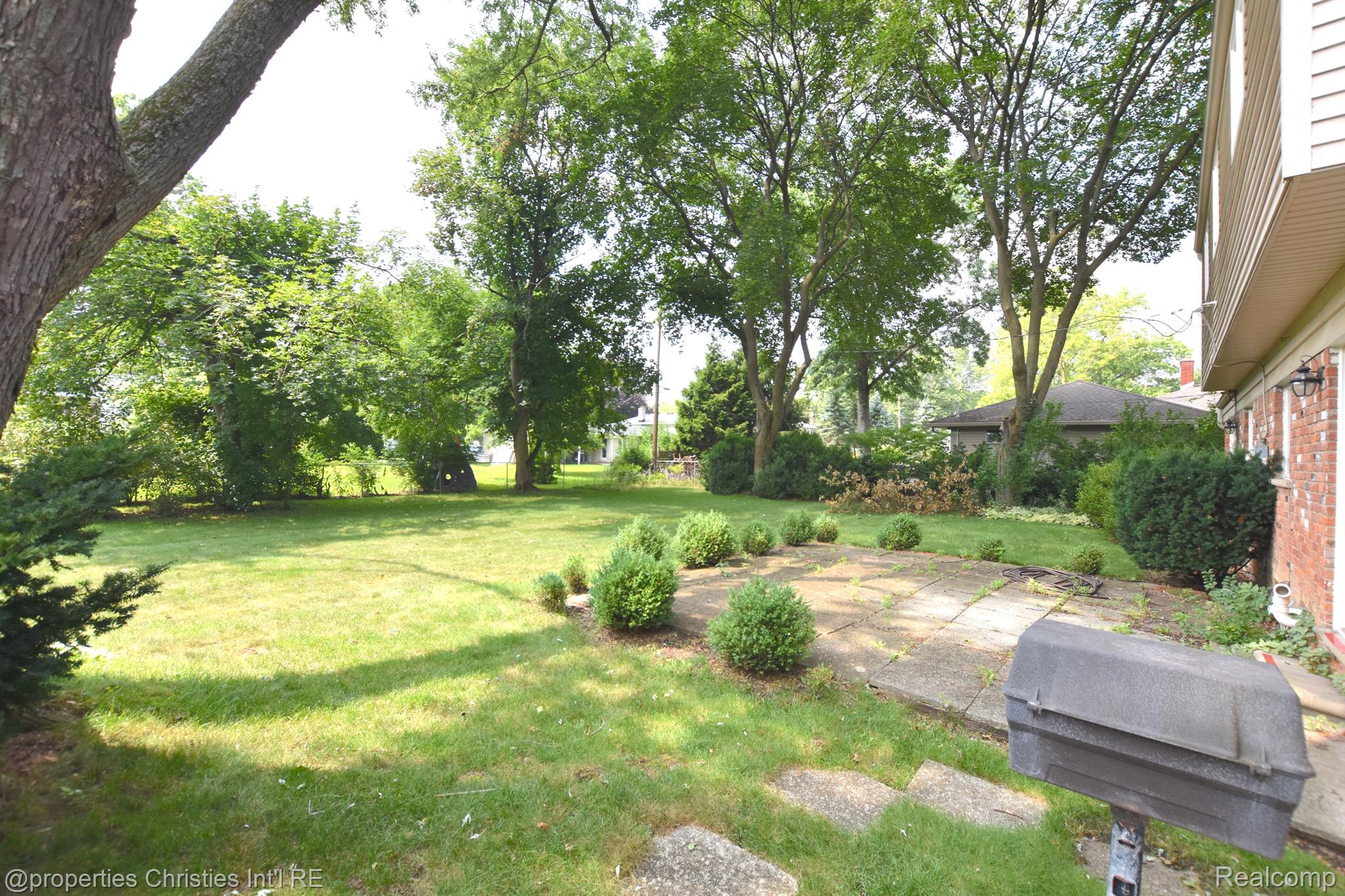 2597 TOWNHILL
