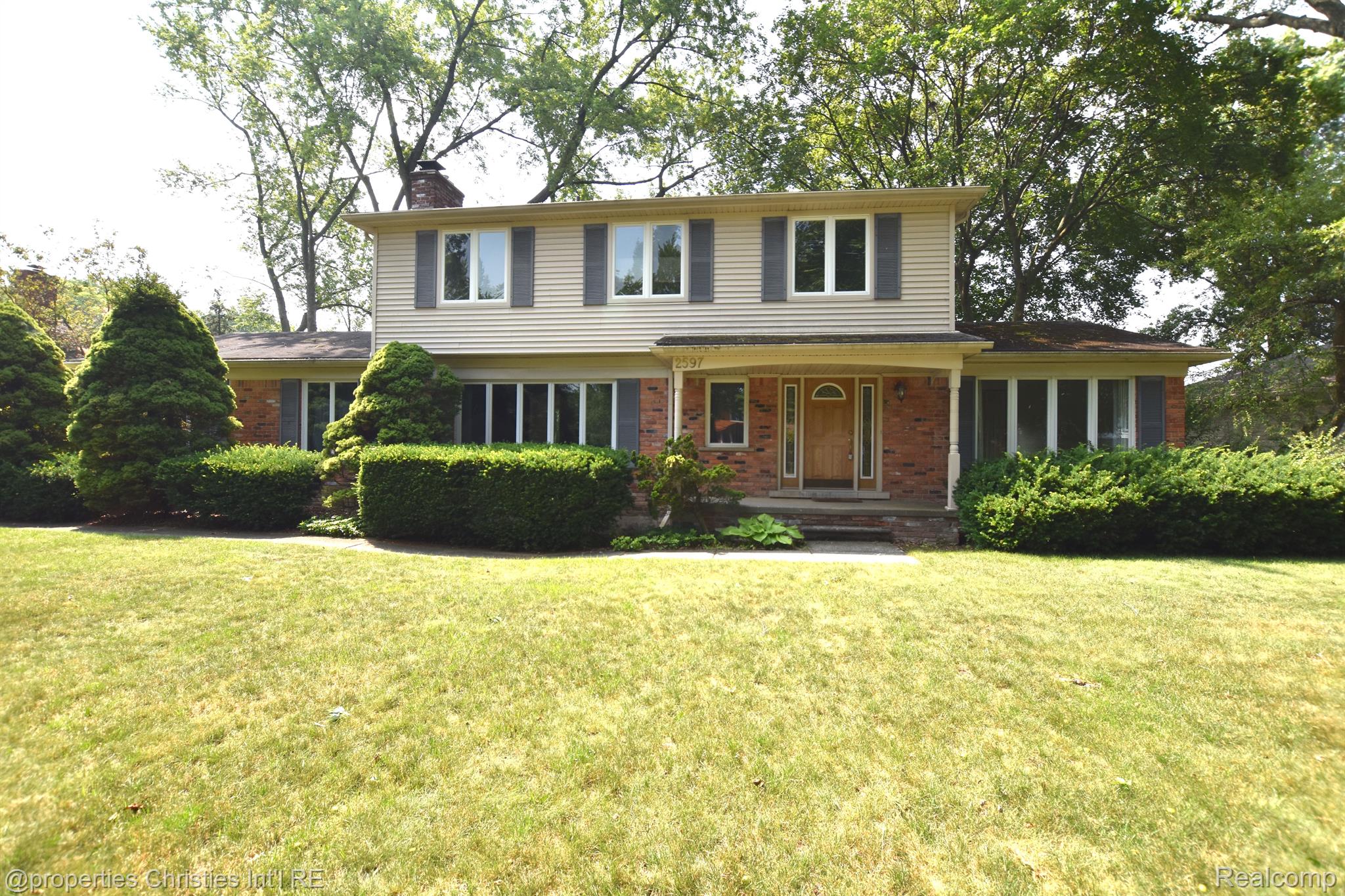 2597 TOWNHILL