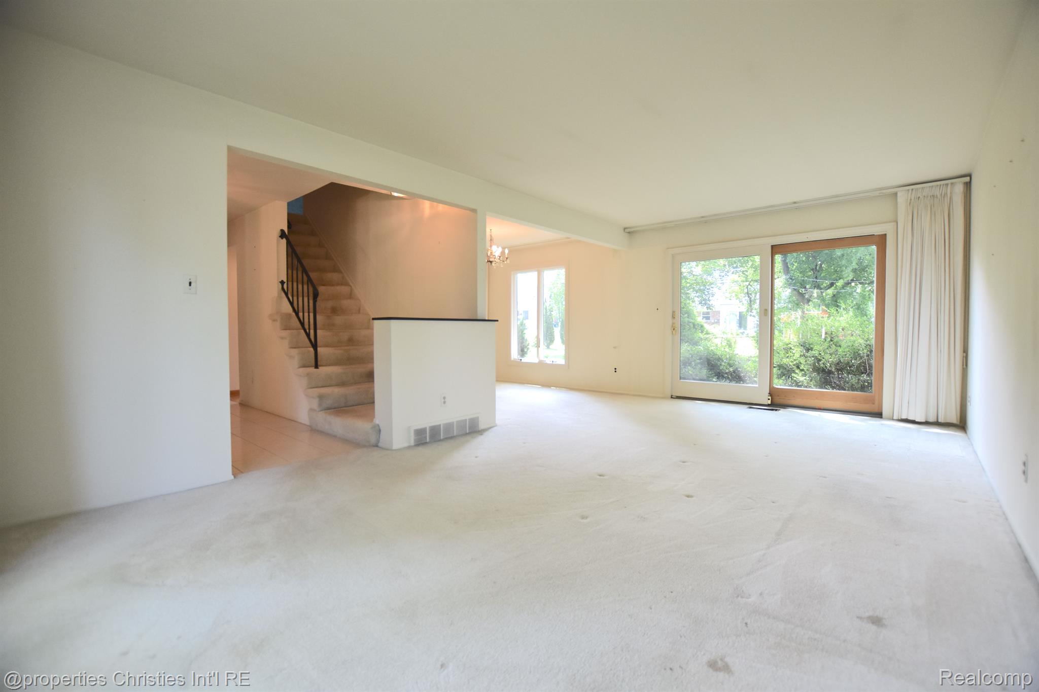 2597 TOWNHILL