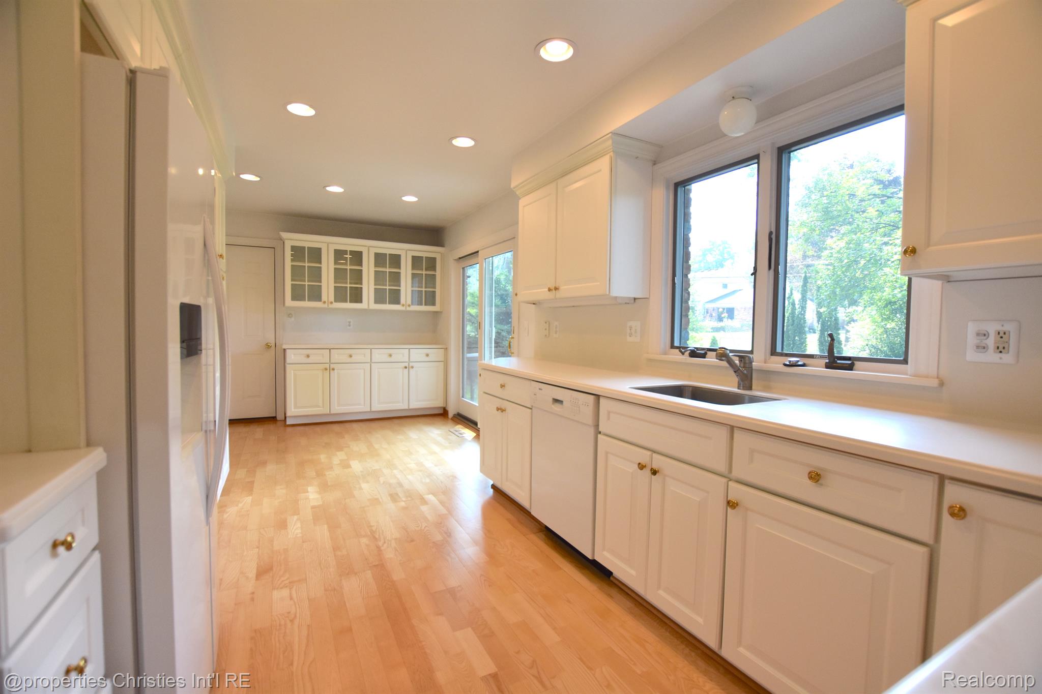 2597 TOWNHILL
