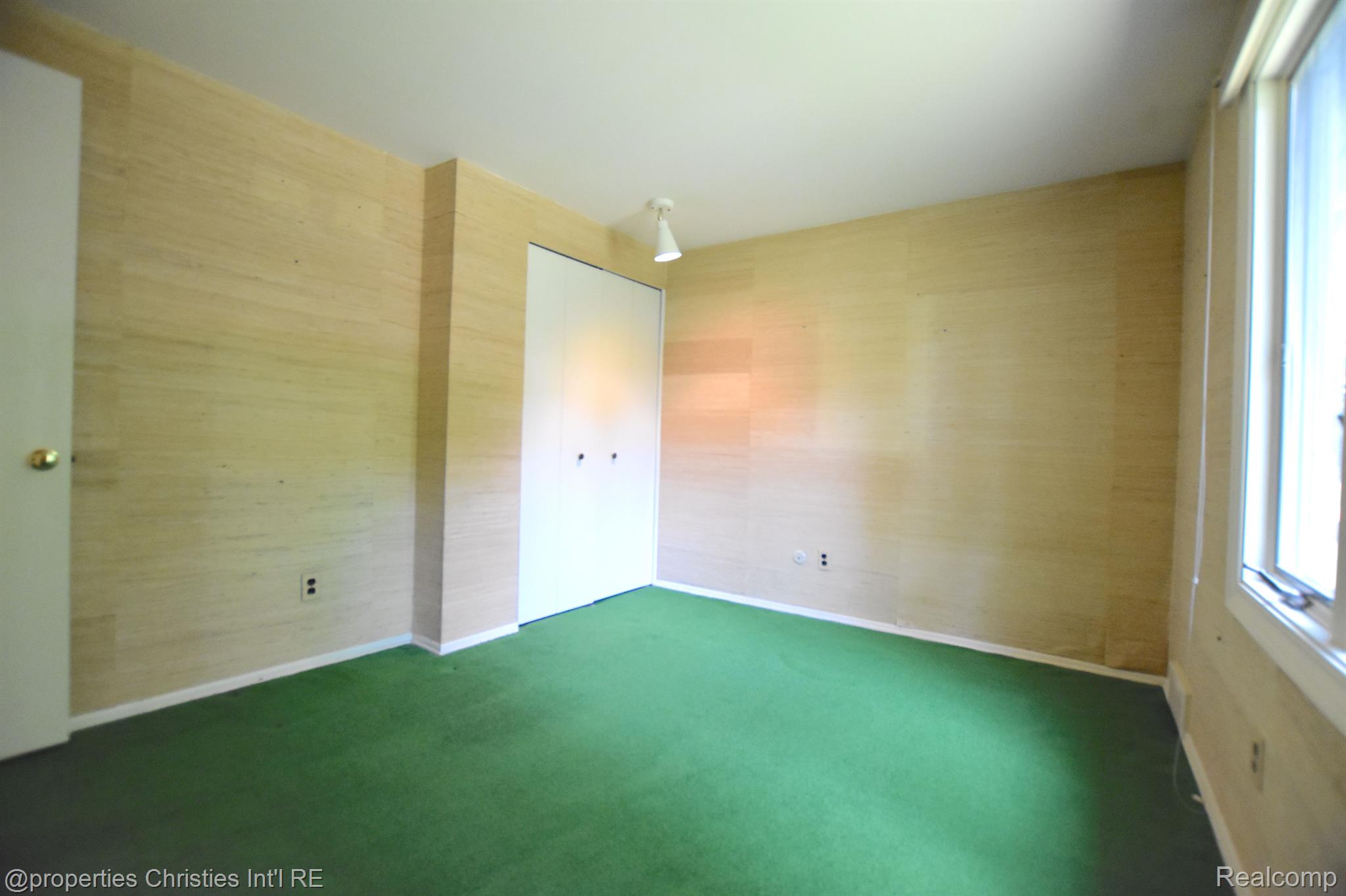 2597 TOWNHILL