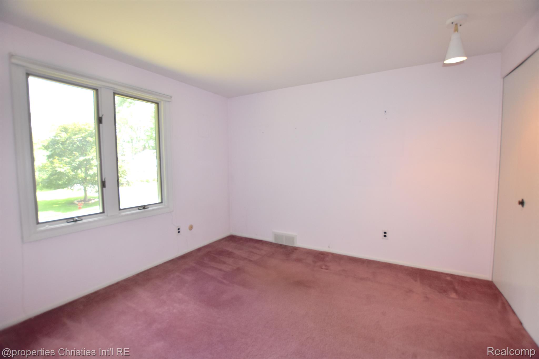 2597 TOWNHILL