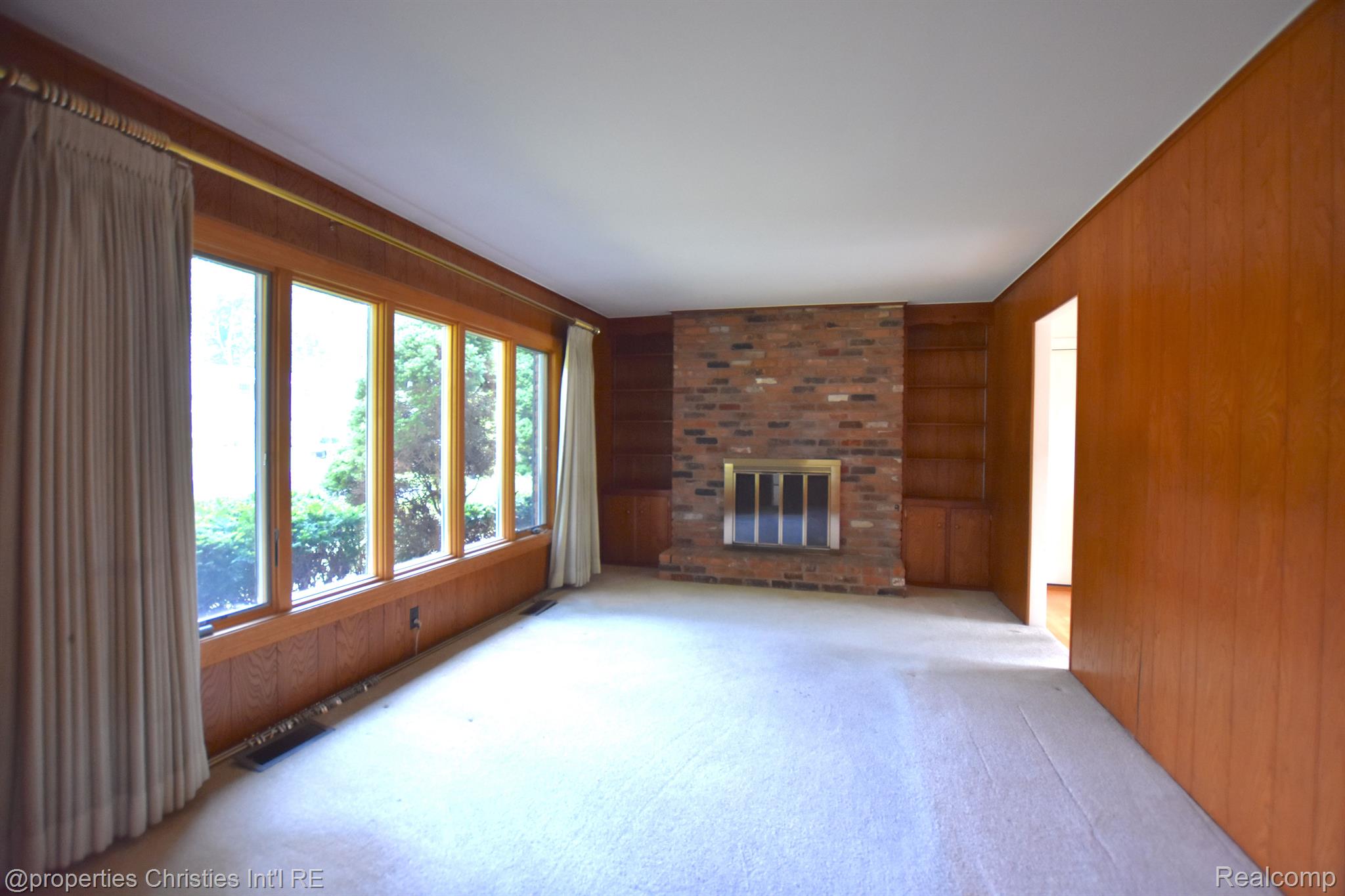 2597 TOWNHILL