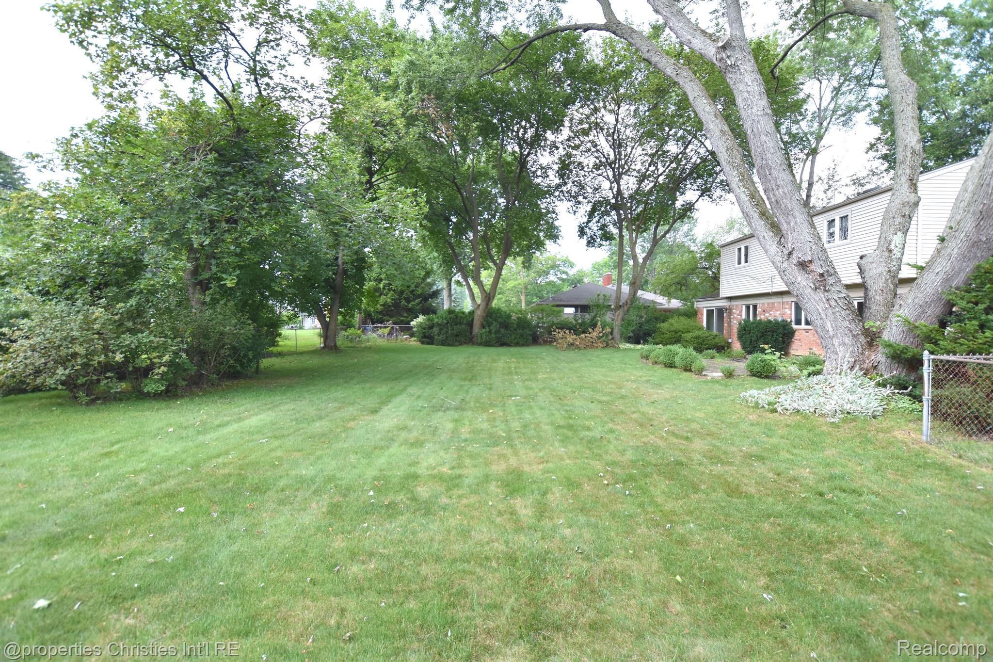 2597 TOWNHILL