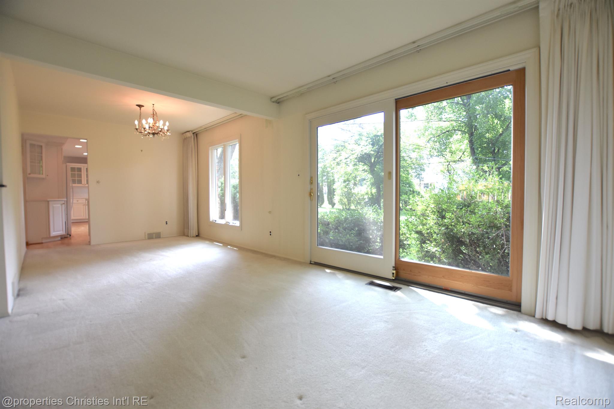 2597 TOWNHILL