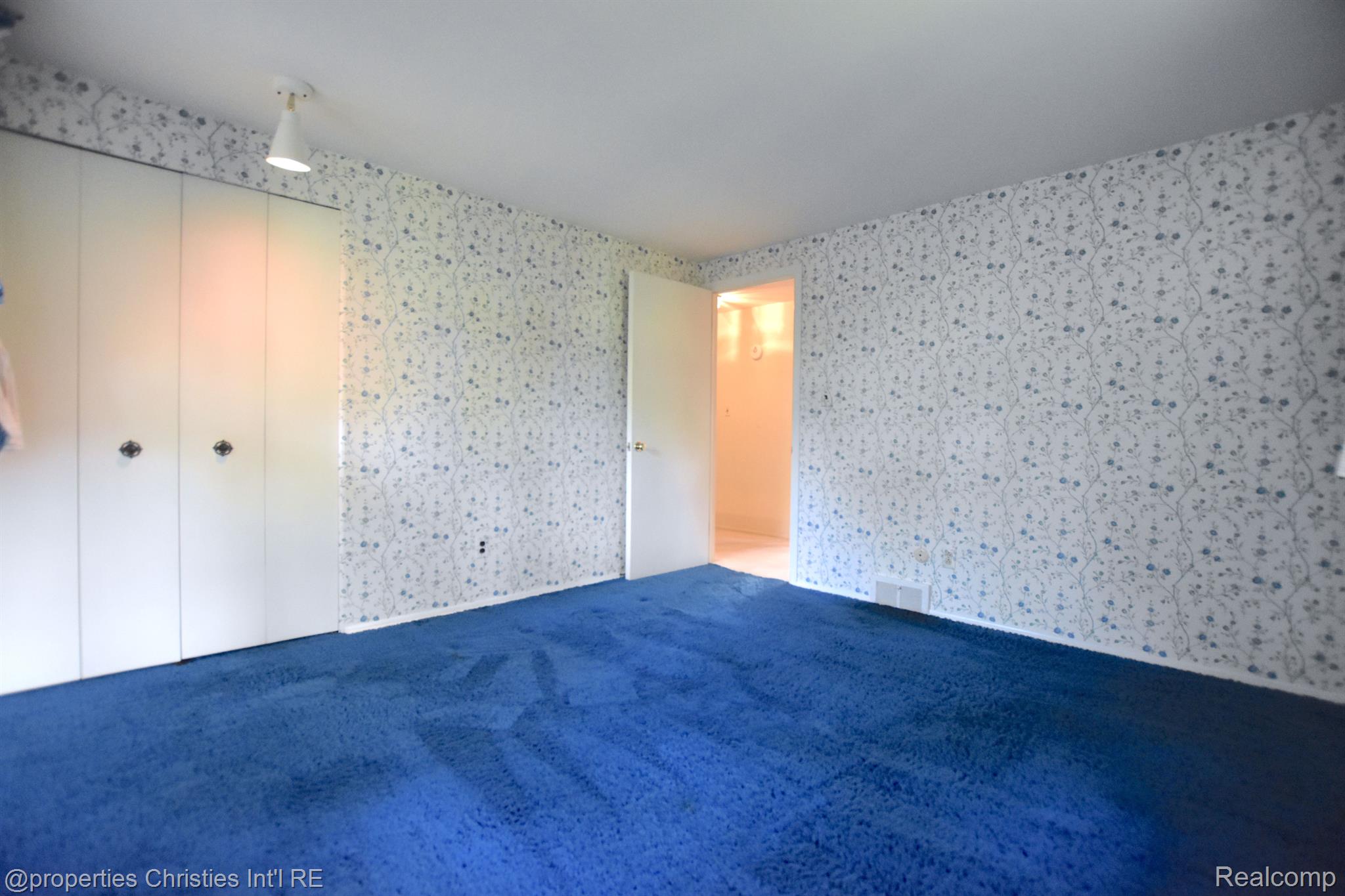 2597 TOWNHILL