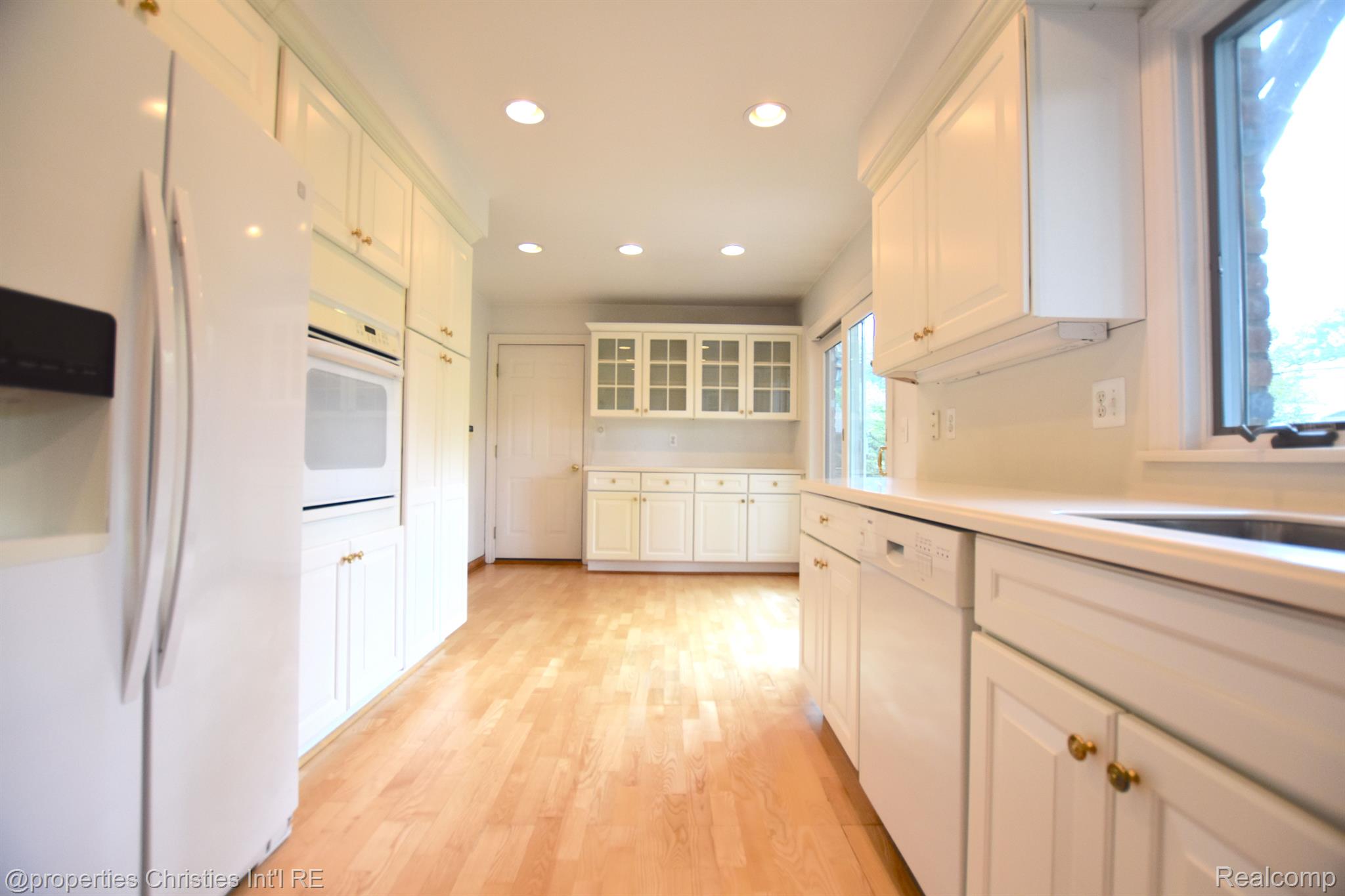 2597 TOWNHILL