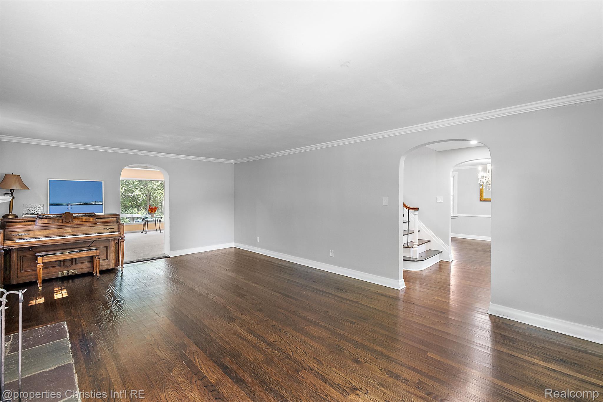 419 WESTWOOD Drive