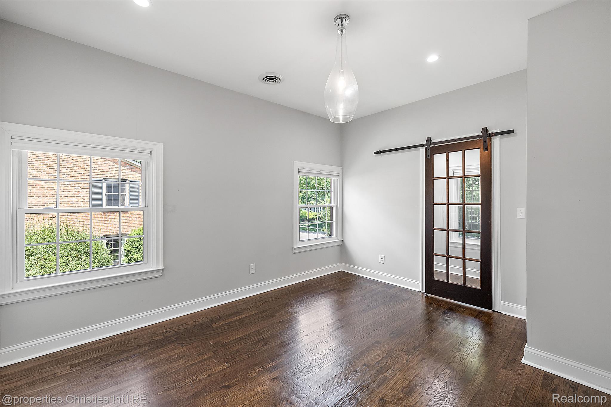 419 WESTWOOD Drive