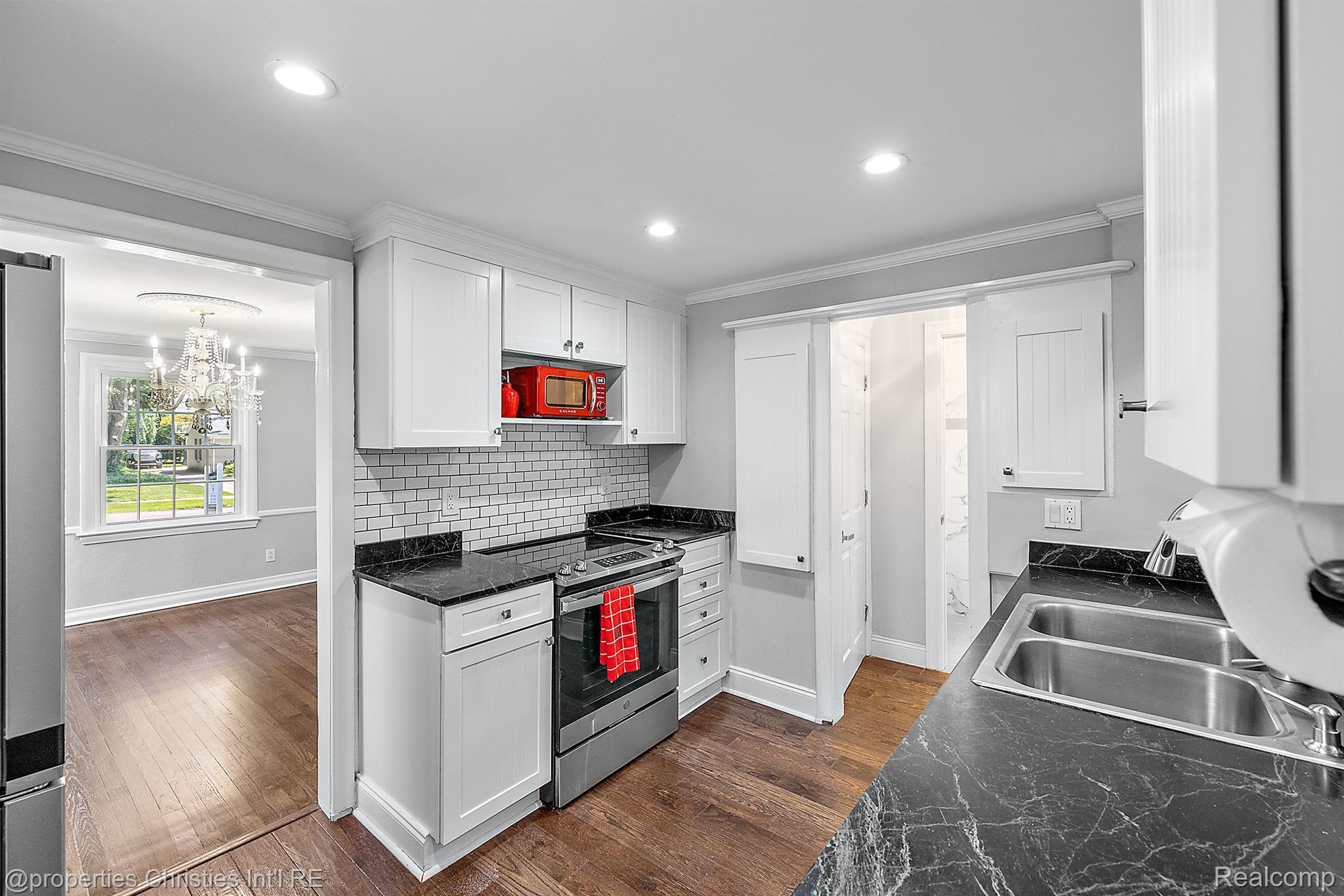 419 WESTWOOD Drive