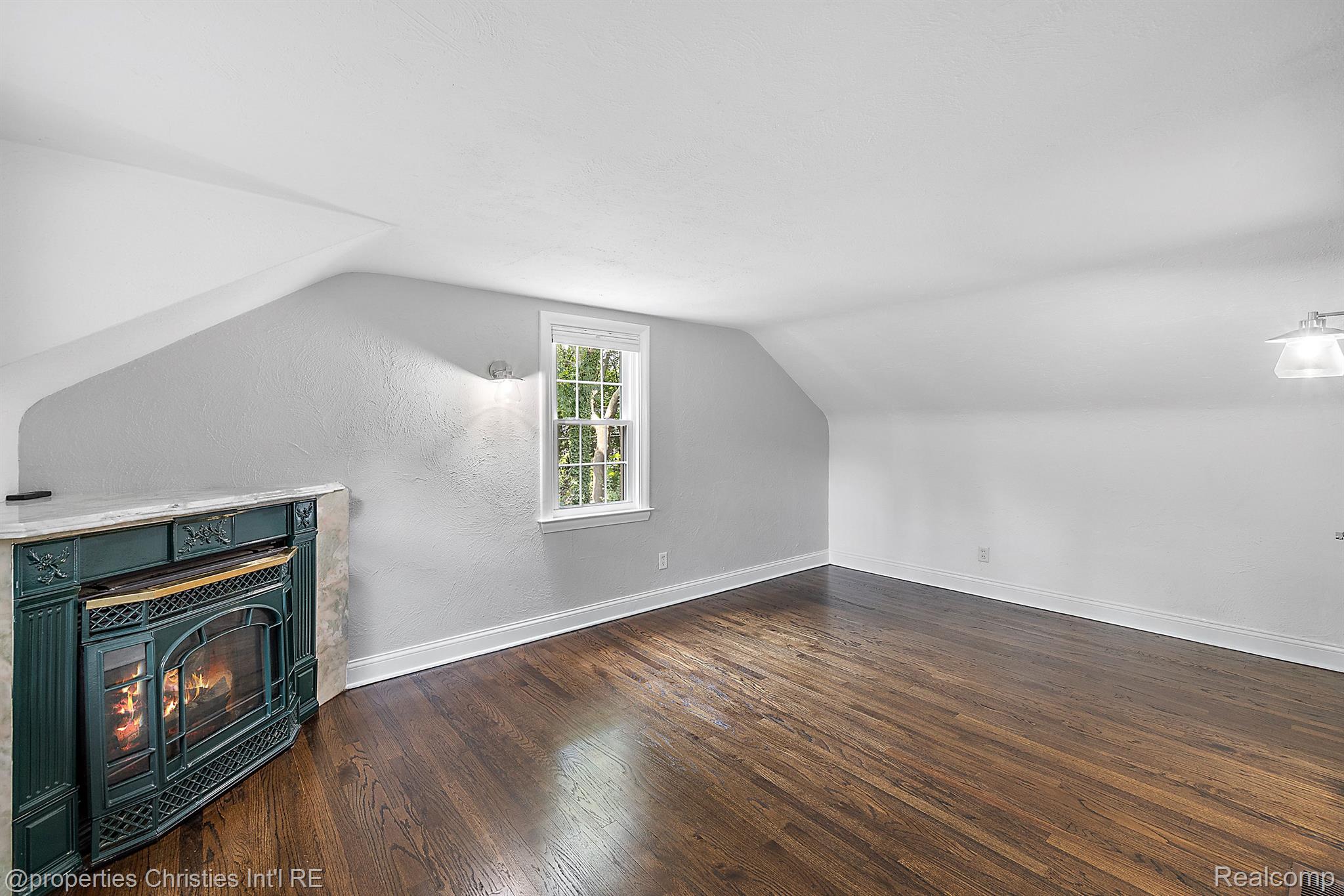 419 WESTWOOD Drive