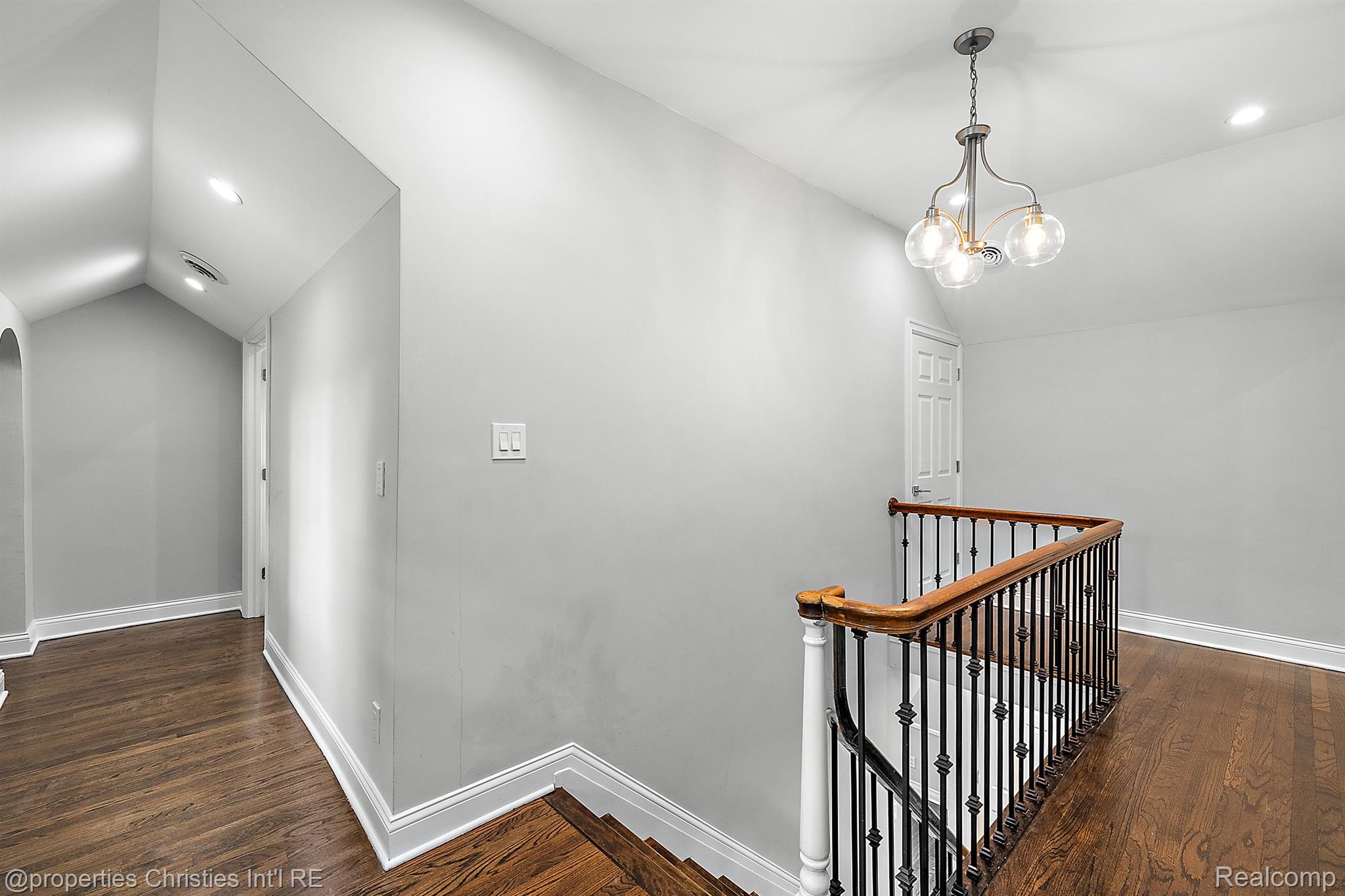 419 WESTWOOD Drive