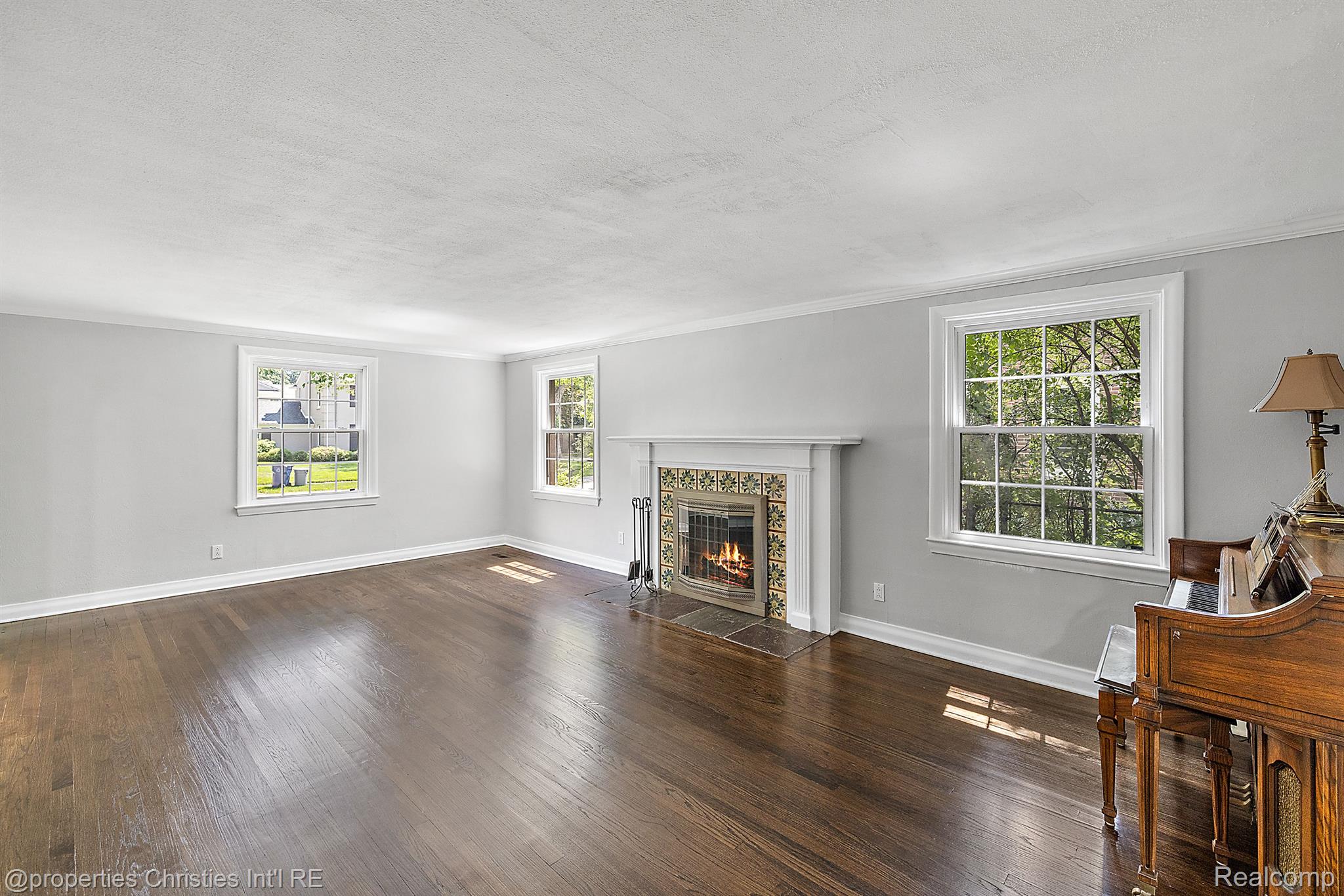 419 WESTWOOD Drive
