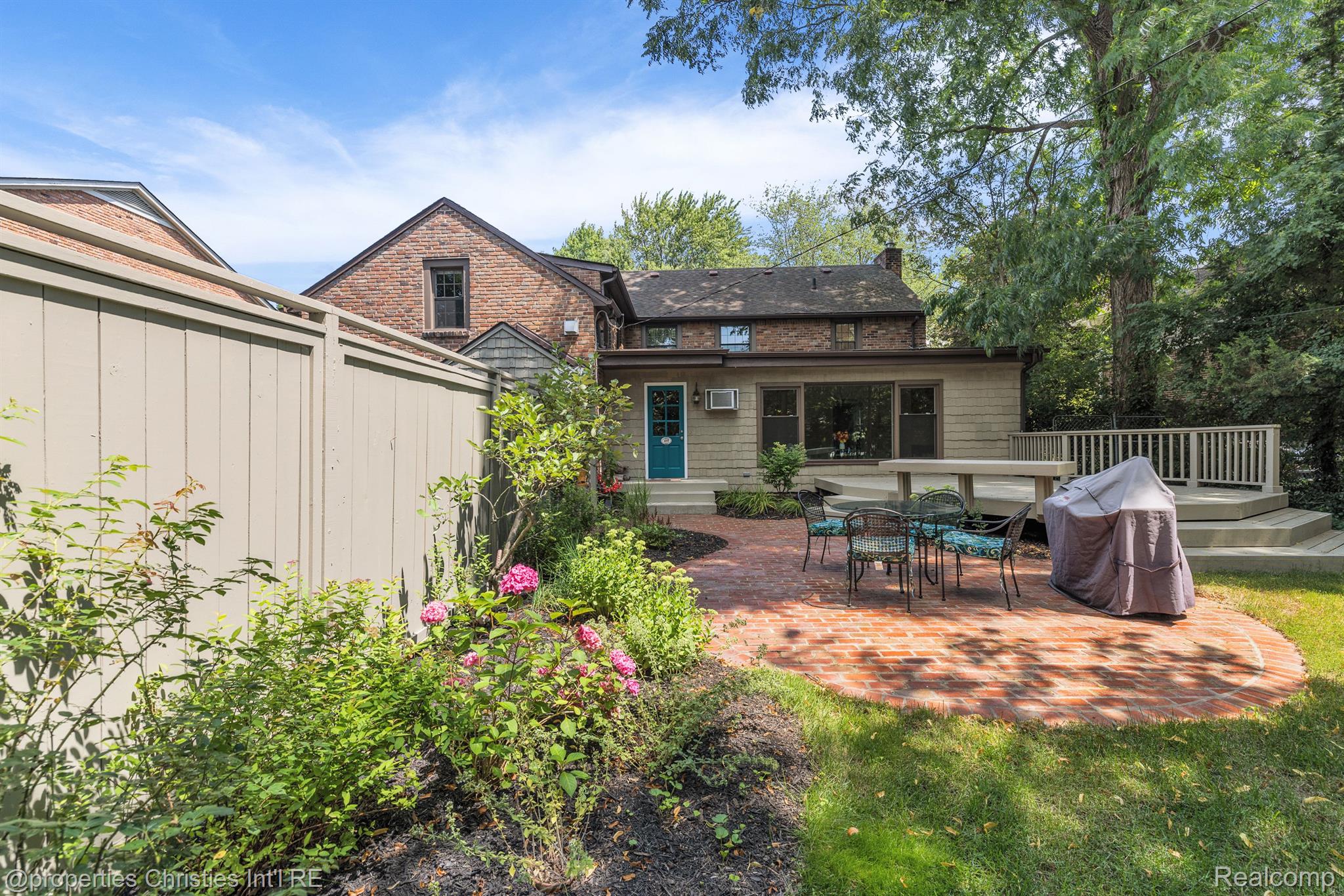 419 WESTWOOD Drive