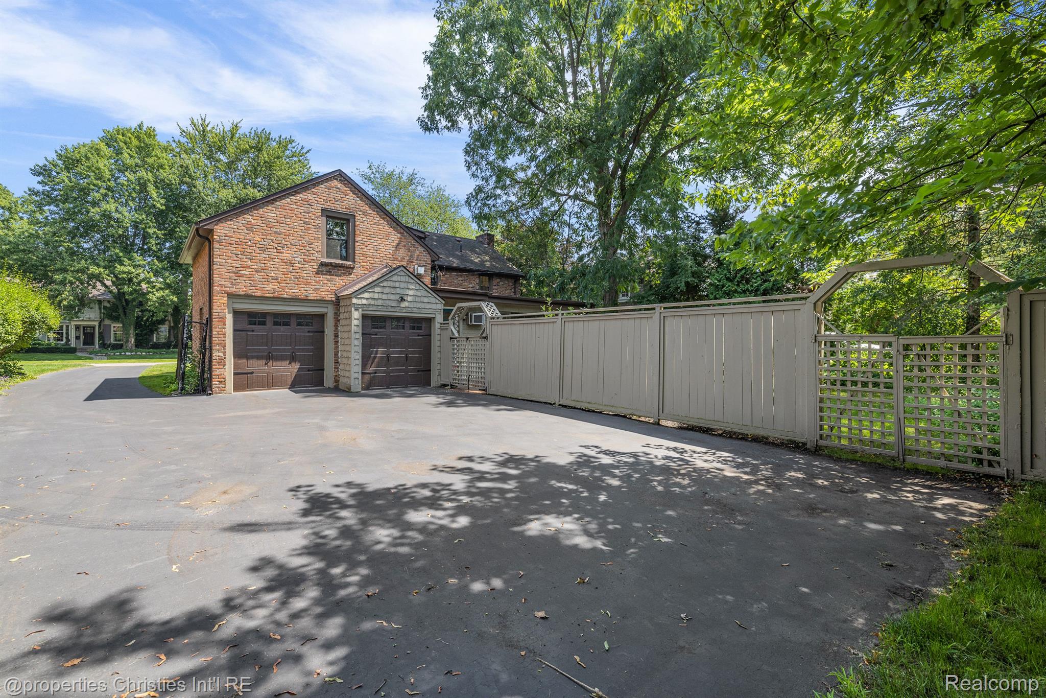 419 WESTWOOD Drive