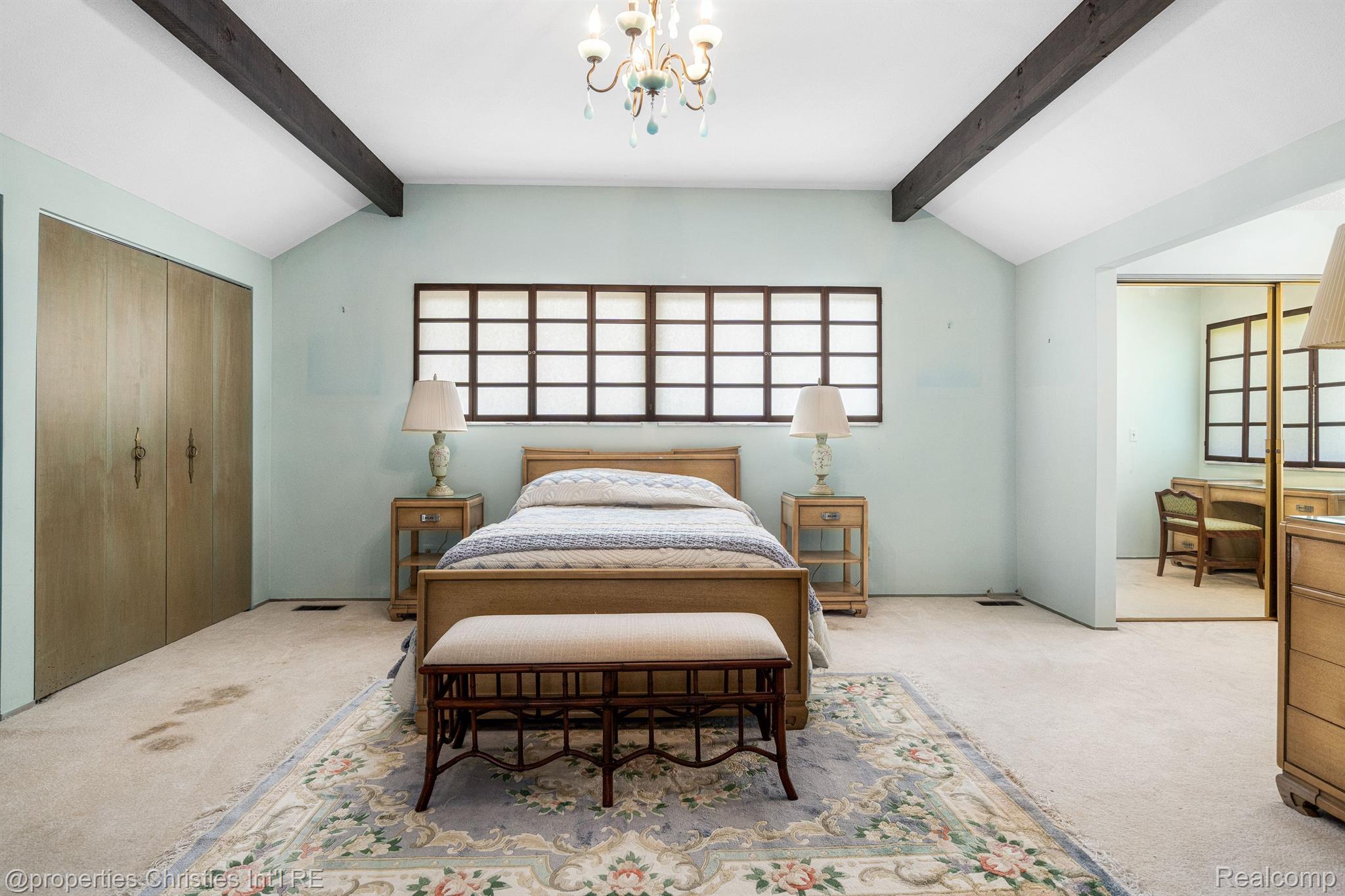 1131 STUYVESSANT Road