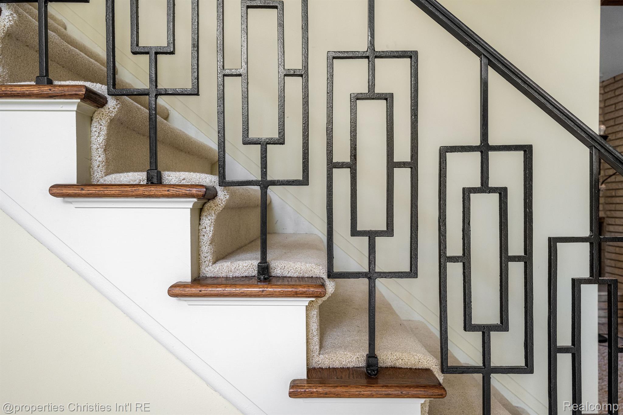 1131 STUYVESSANT Road