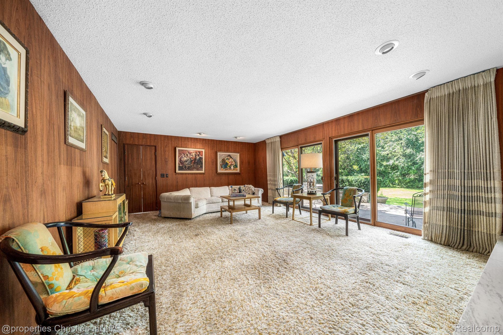 1131 STUYVESSANT Road