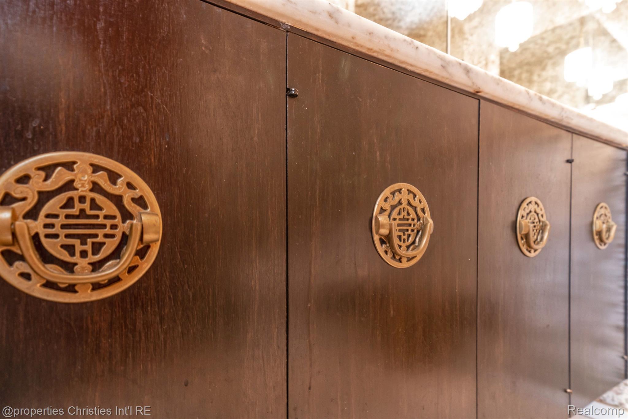 1131 STUYVESSANT Road