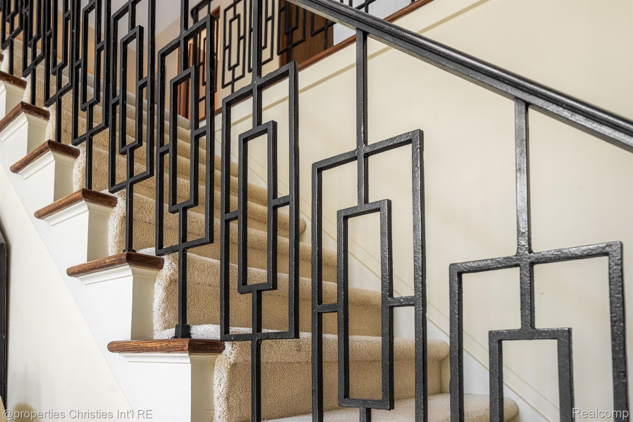 1131 STUYVESSANT Road