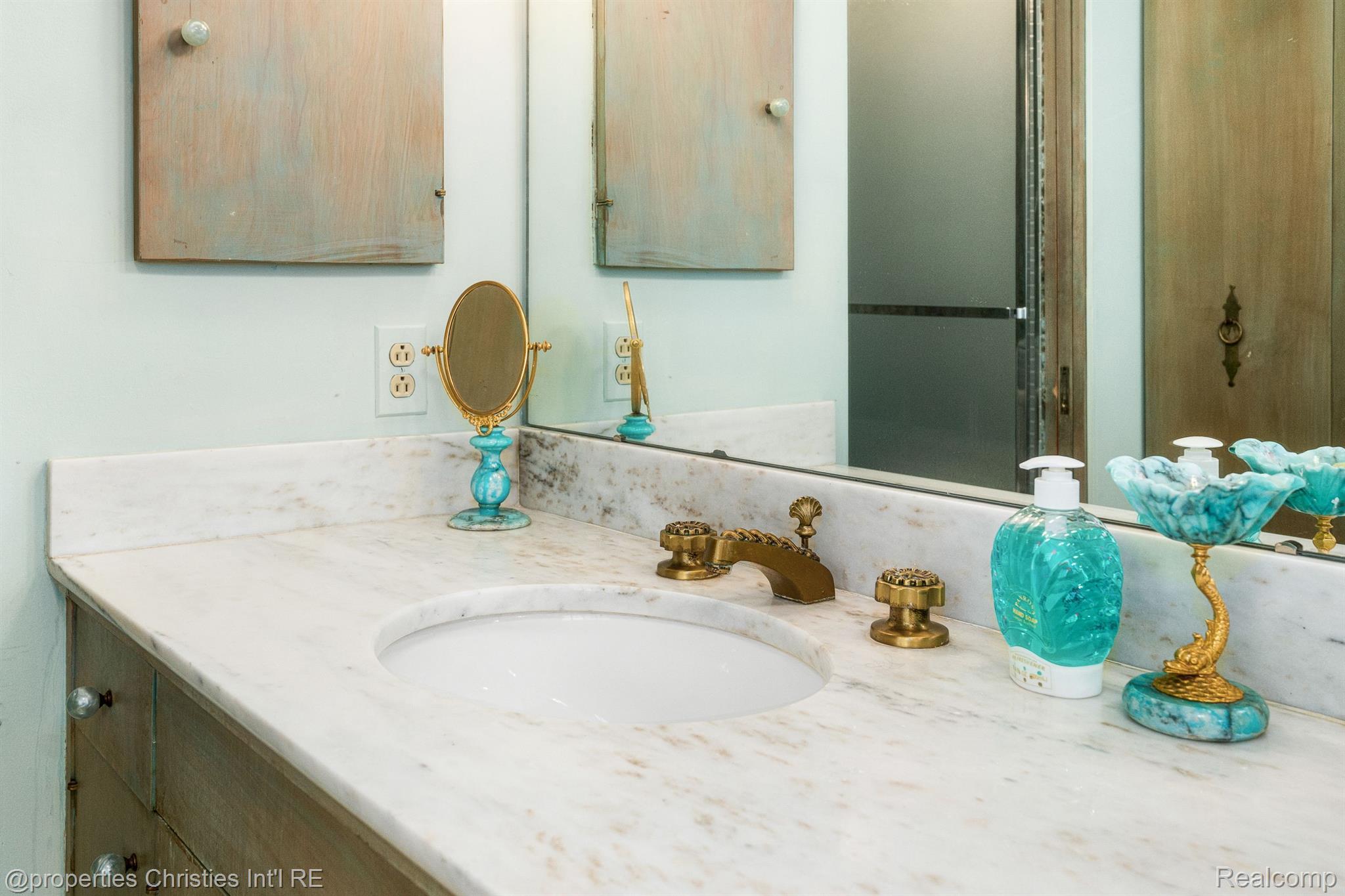 1131 STUYVESSANT Road