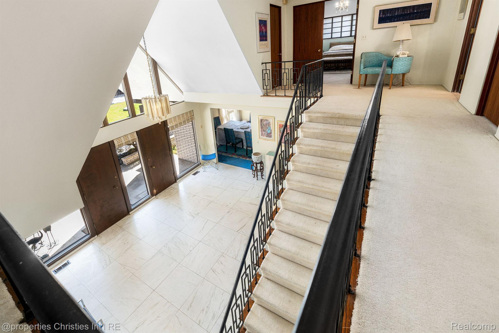 1131 STUYVESSANT Road