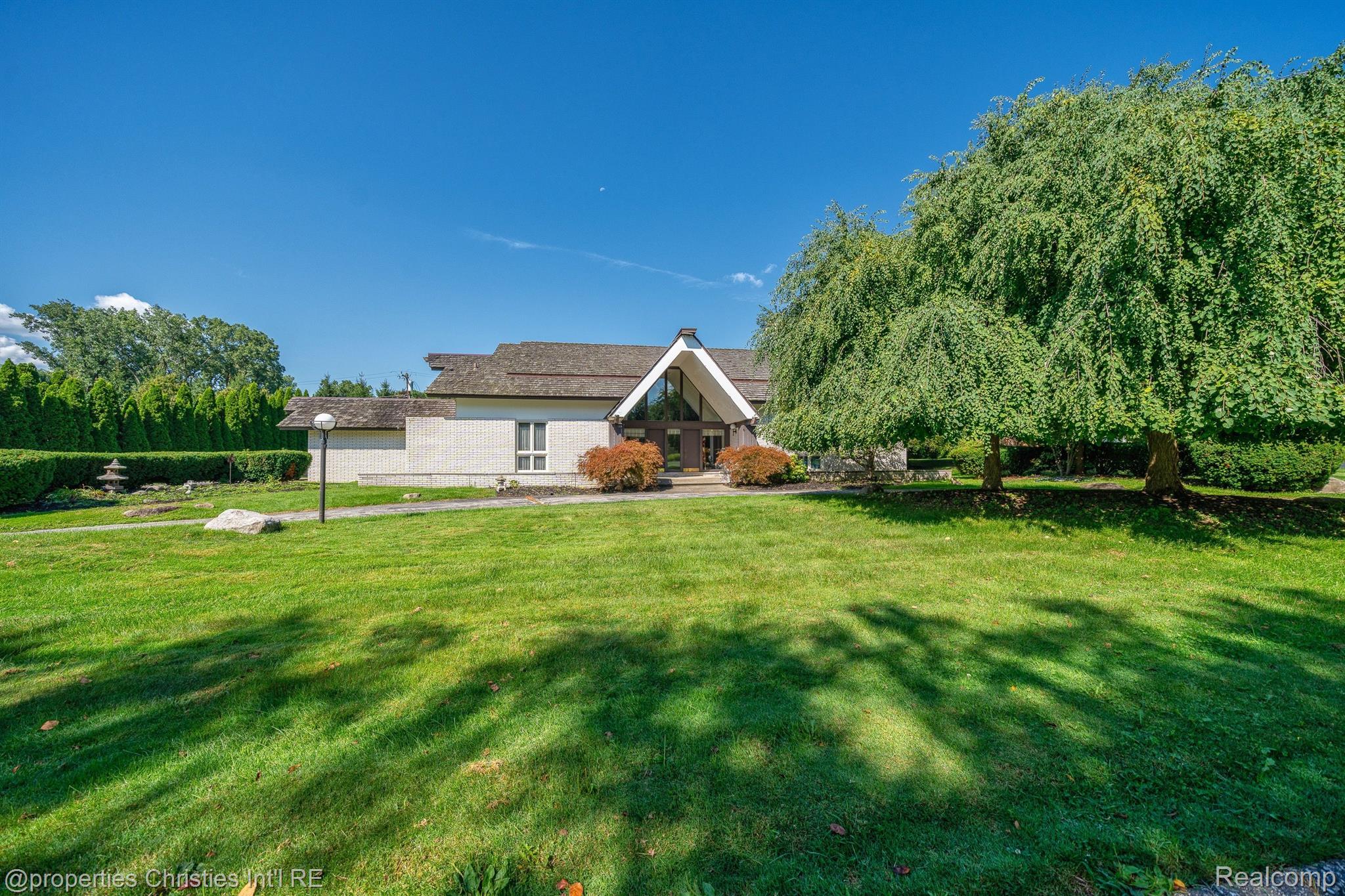 1131 STUYVESSANT Road