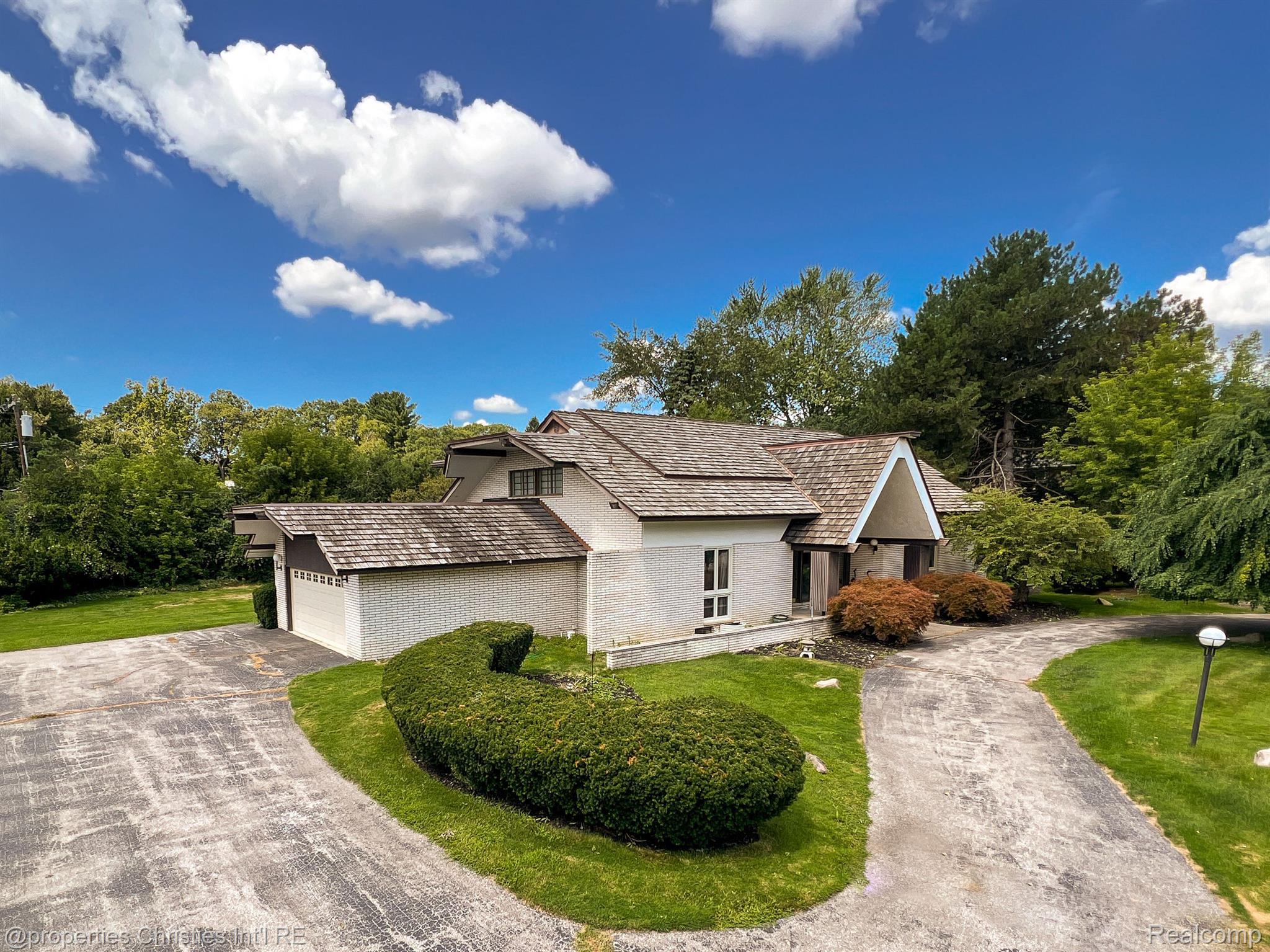 1131 STUYVESSANT Road