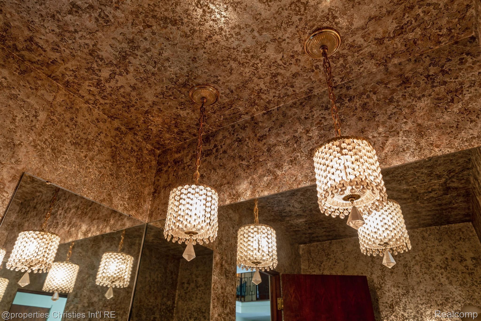 1131 STUYVESSANT Road