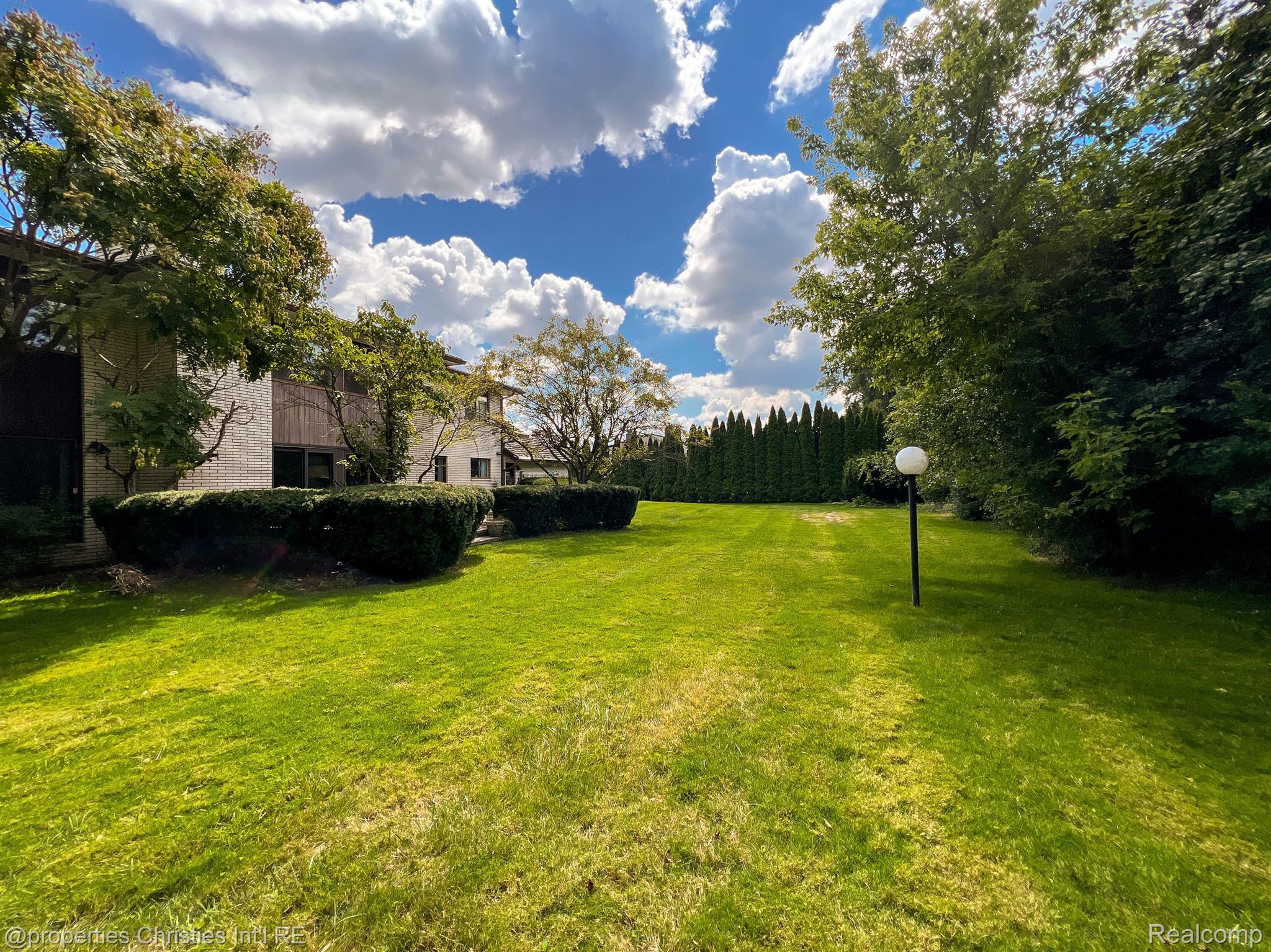 1131 STUYVESSANT Road