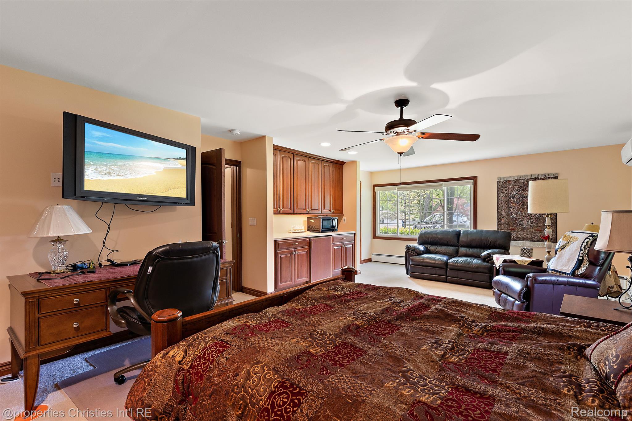 1760 CEDAR HILL Drive