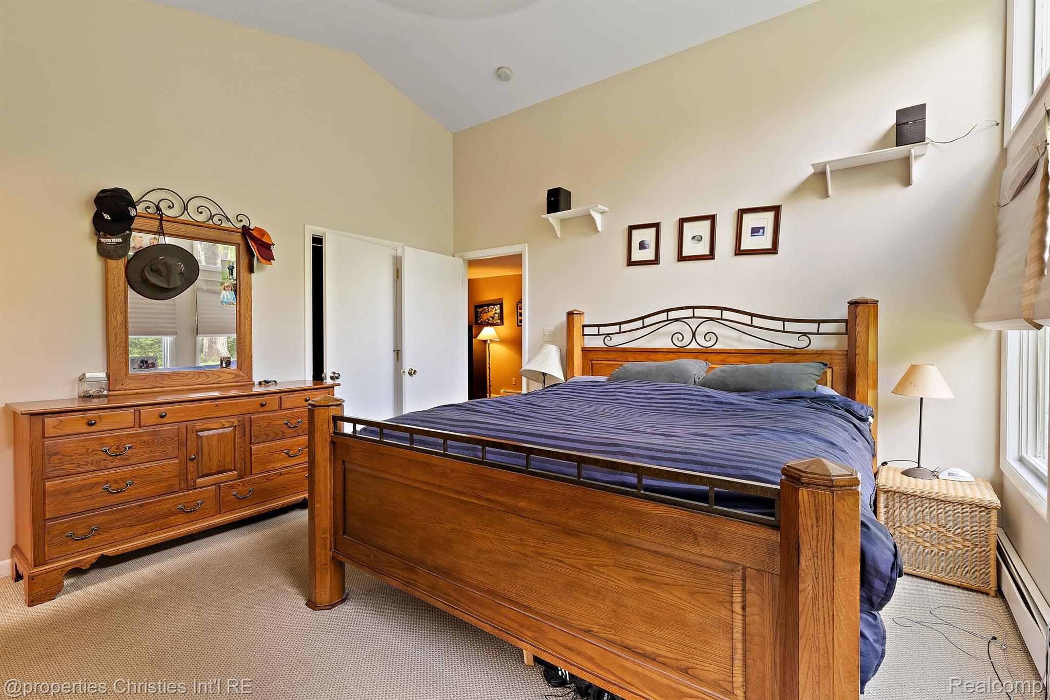 1760 CEDAR HILL Drive