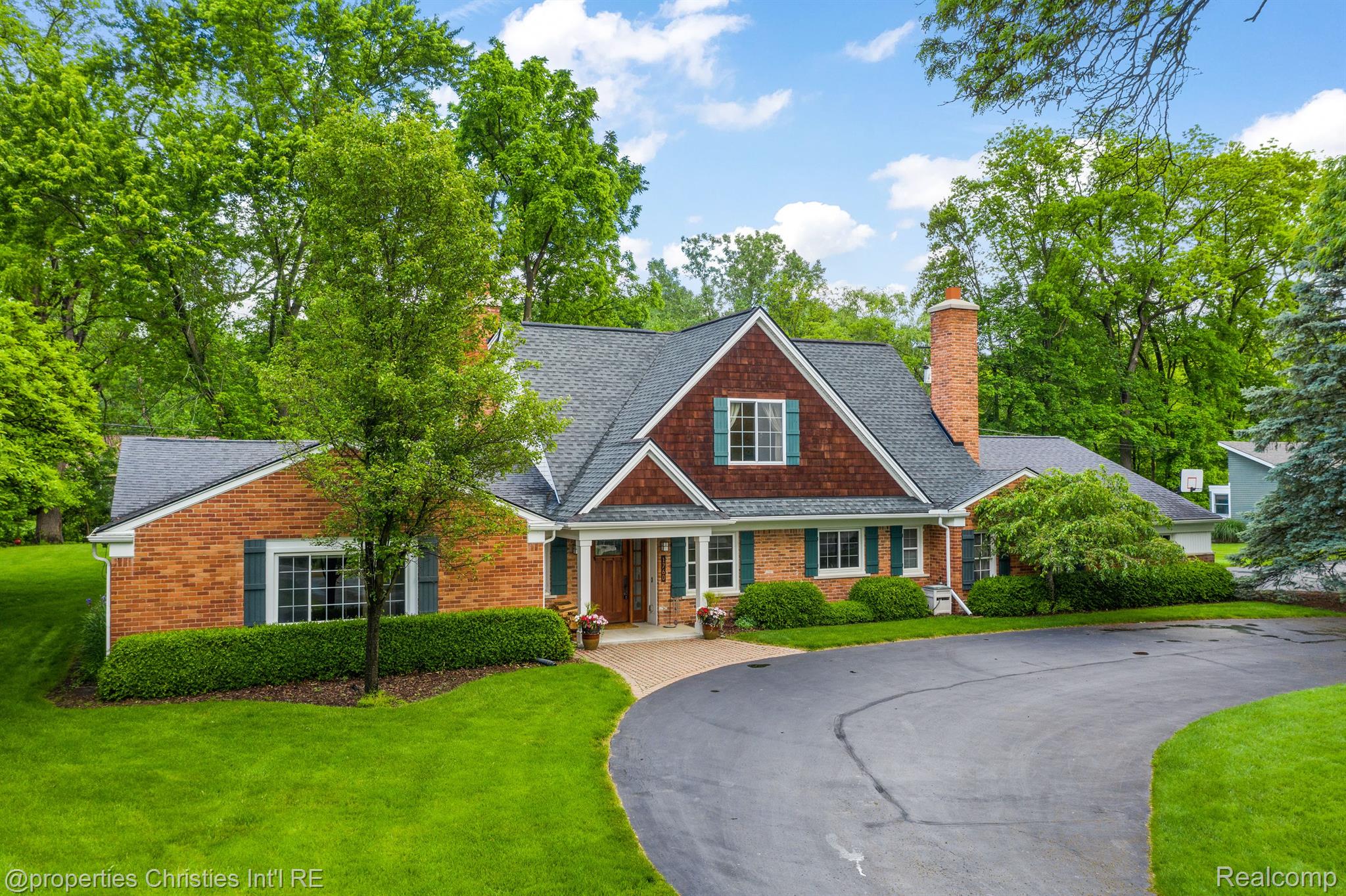 1760 CEDAR HILL Drive