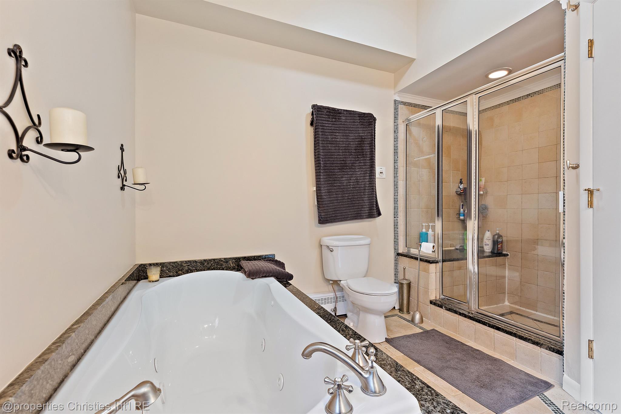 1760 CEDAR HILL Drive