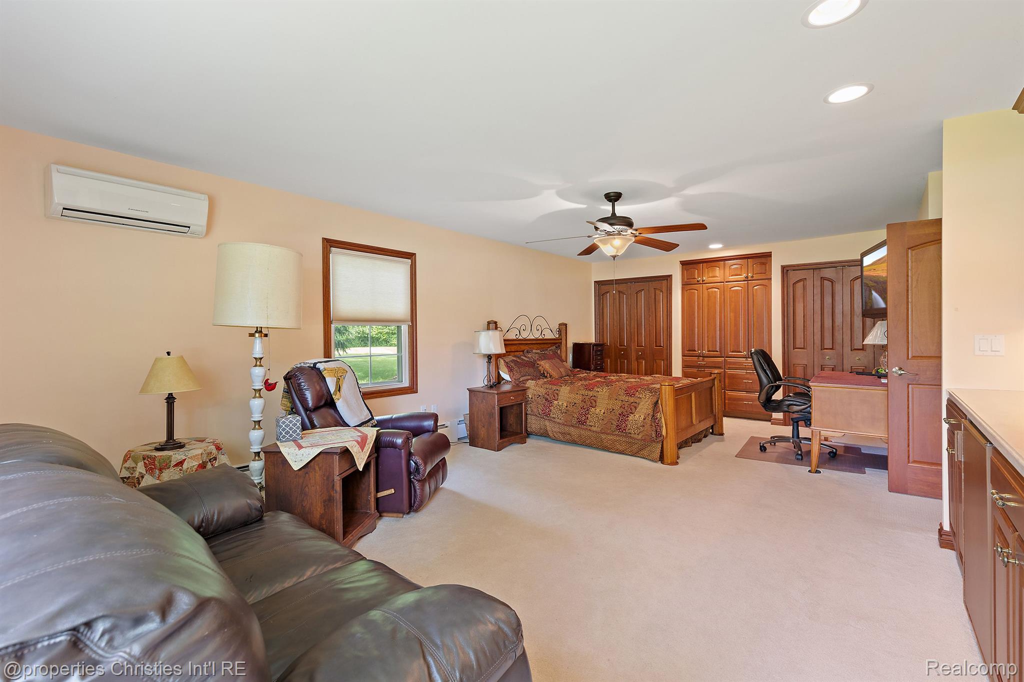 1760 CEDAR HILL Drive