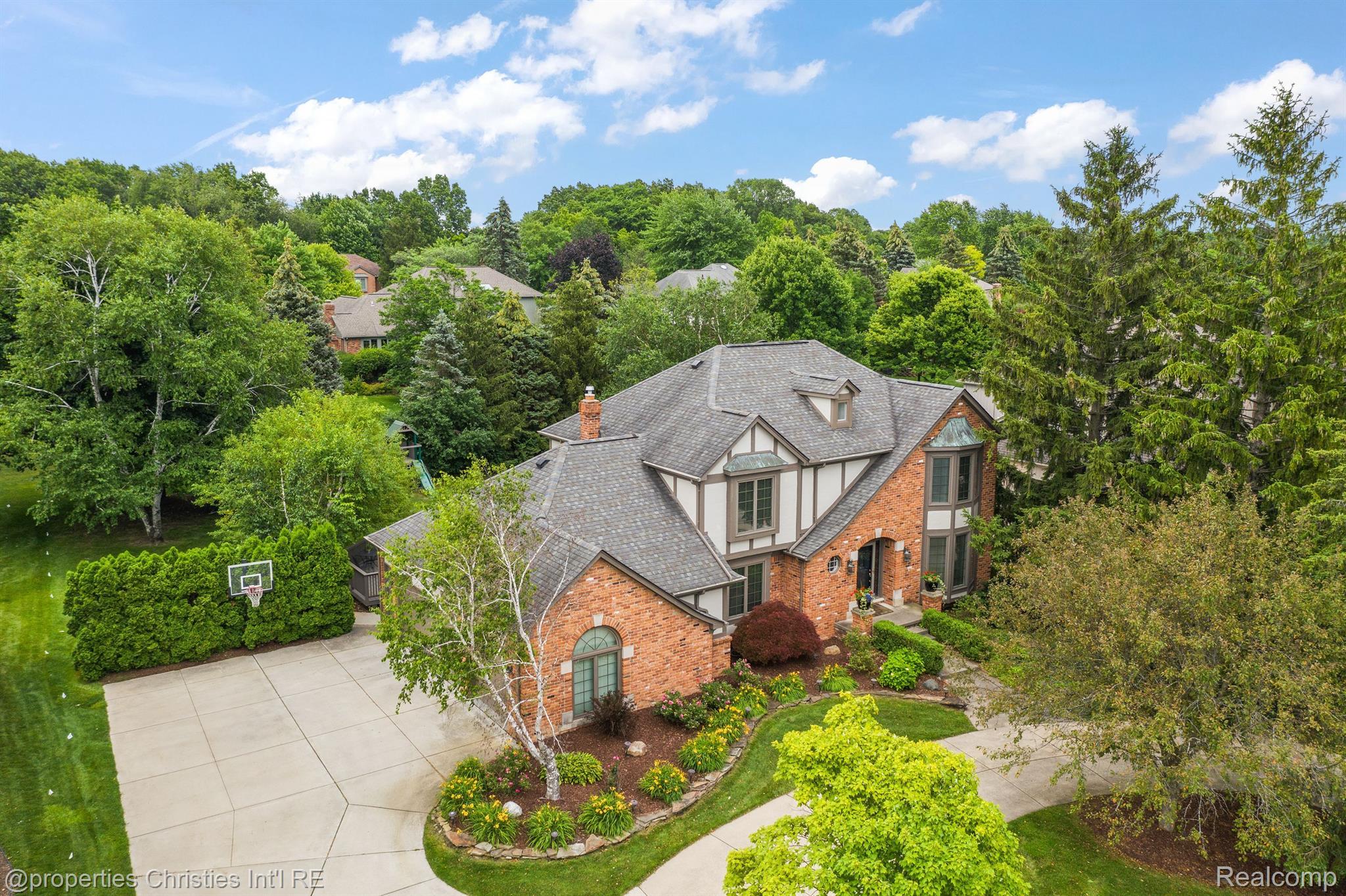 2795 BLOOMFIELD