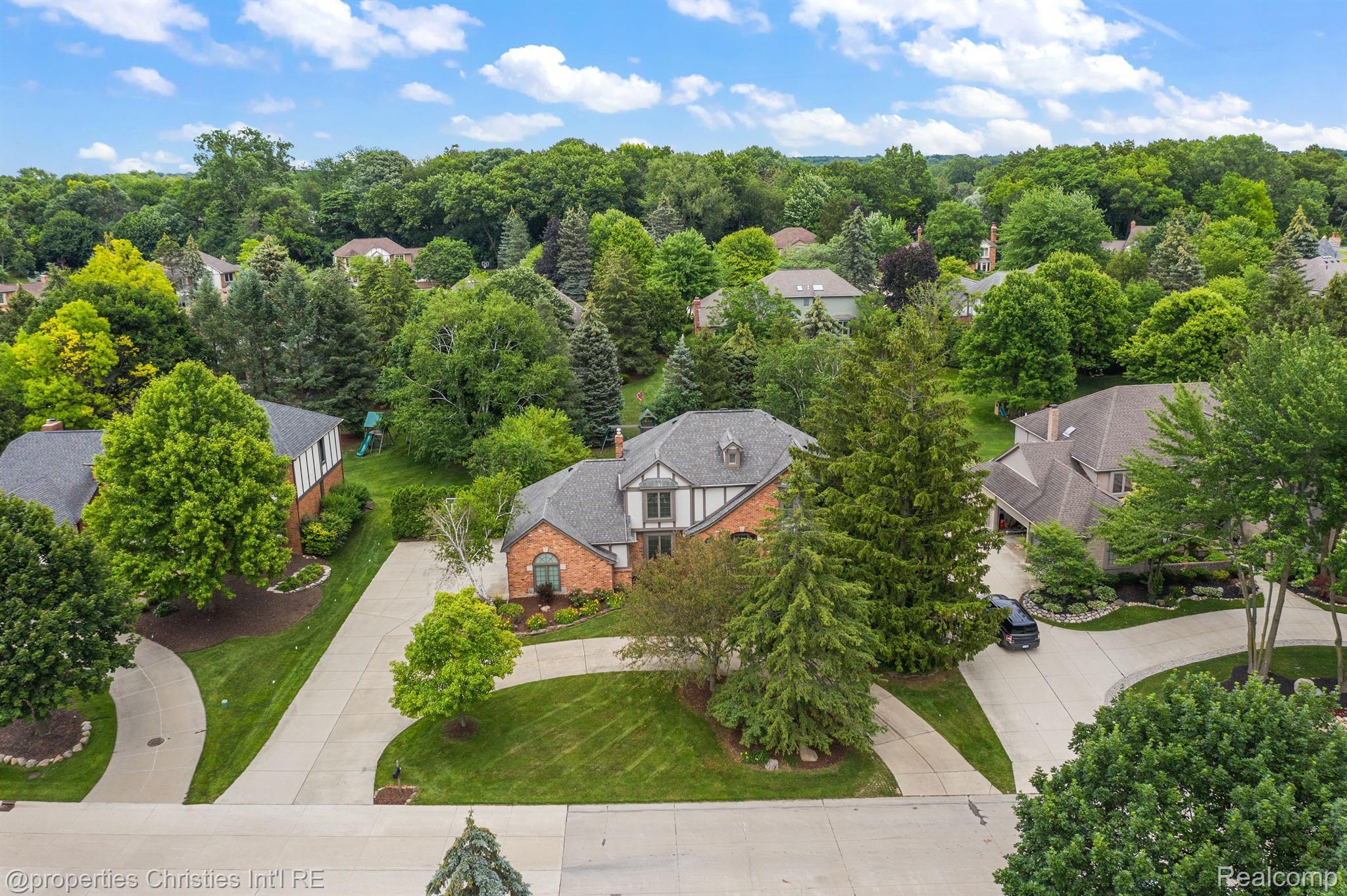 2795 BLOOMFIELD
