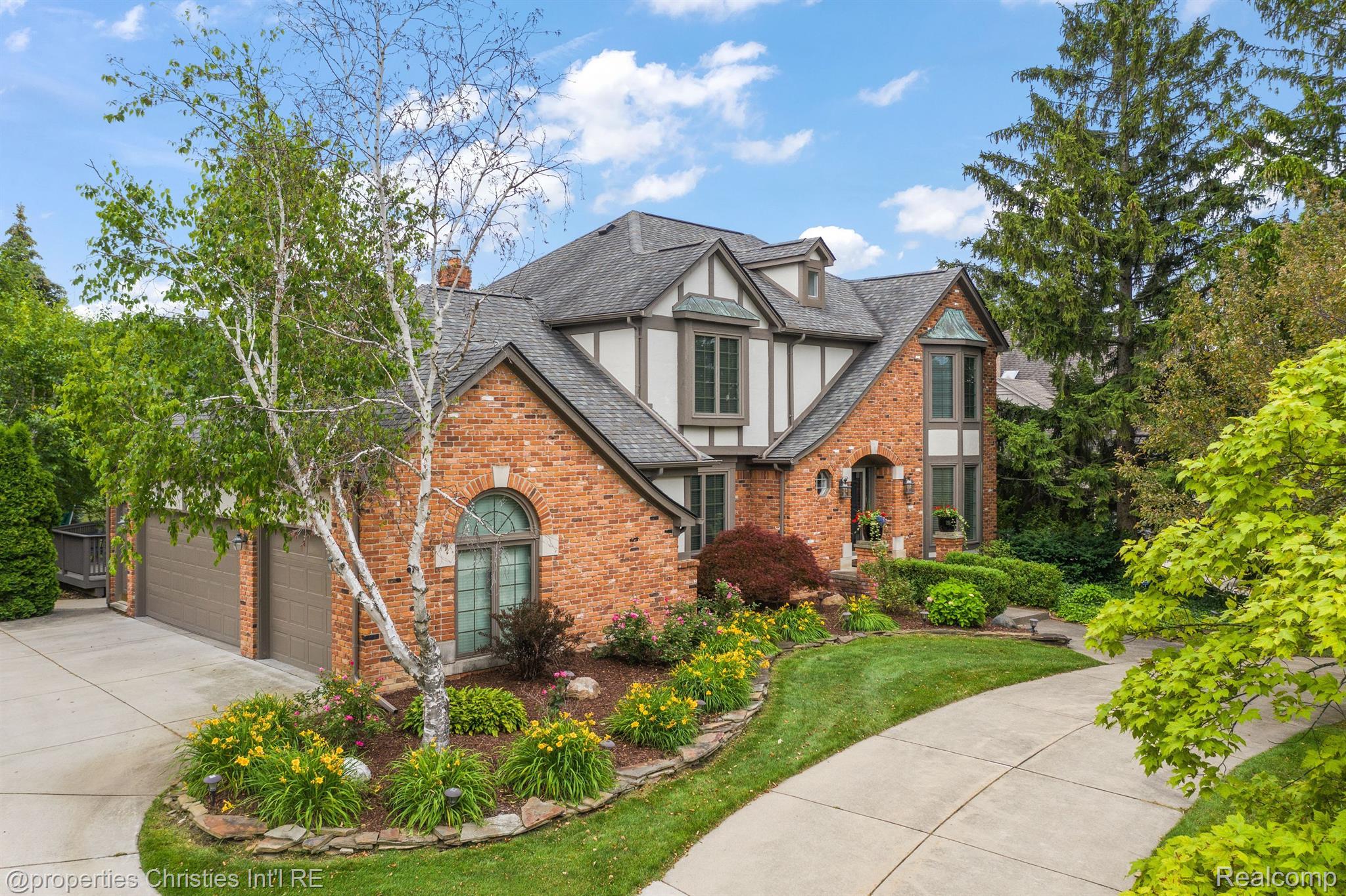 2795 BLOOMFIELD