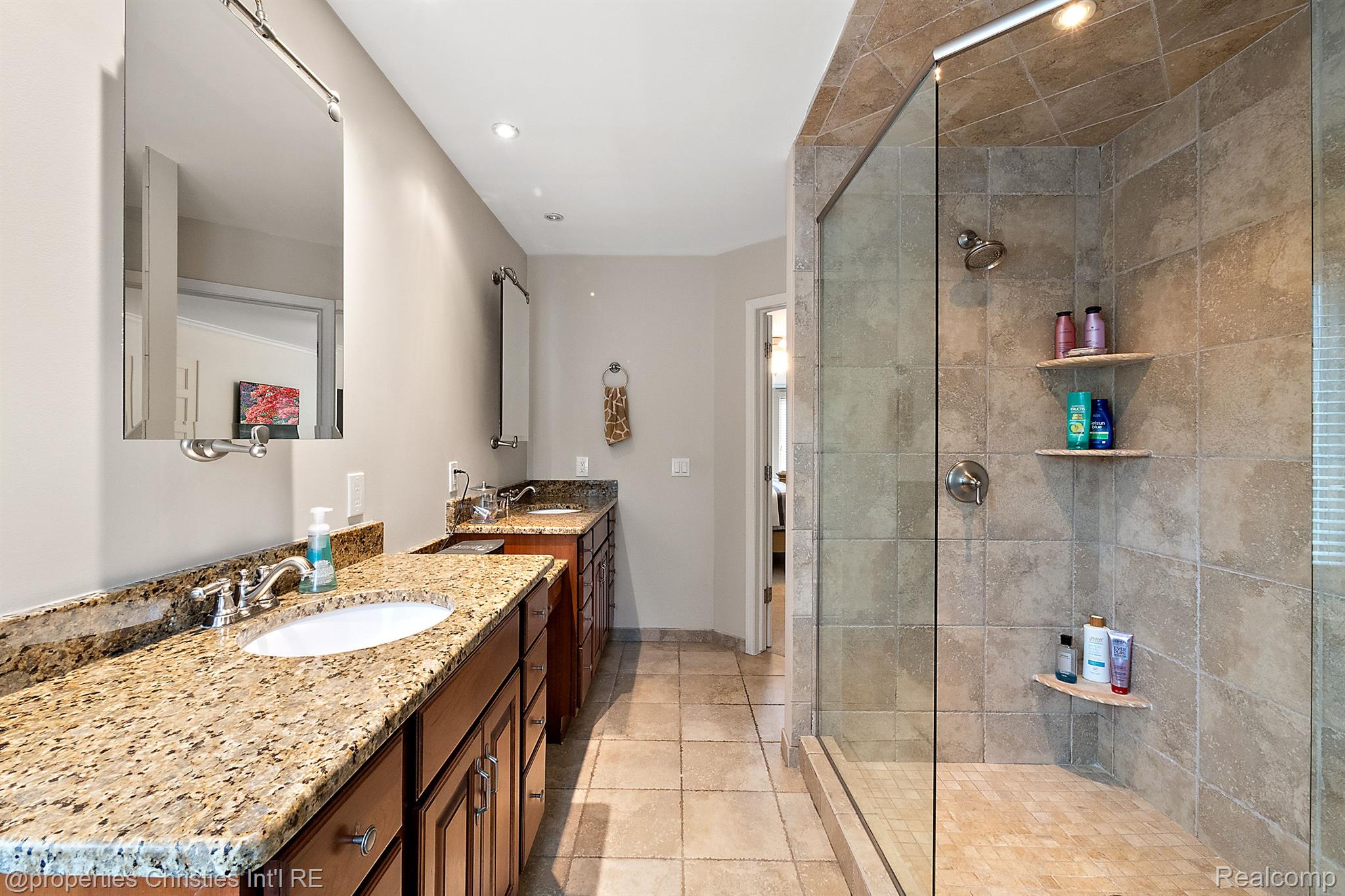 2795 BLOOMFIELD