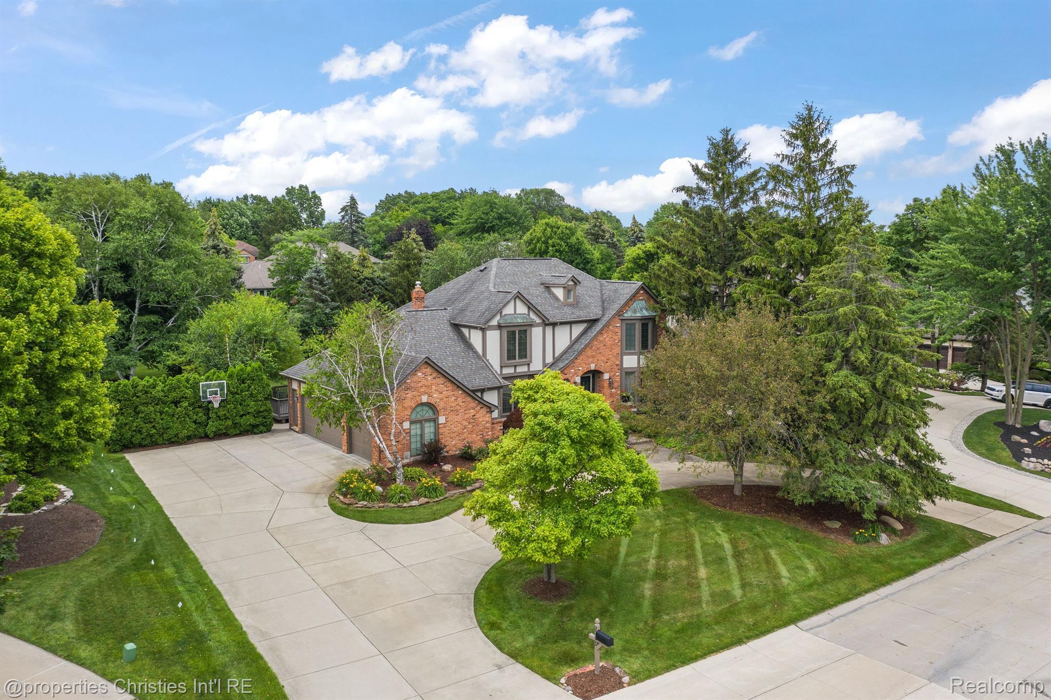 2795 BLOOMFIELD