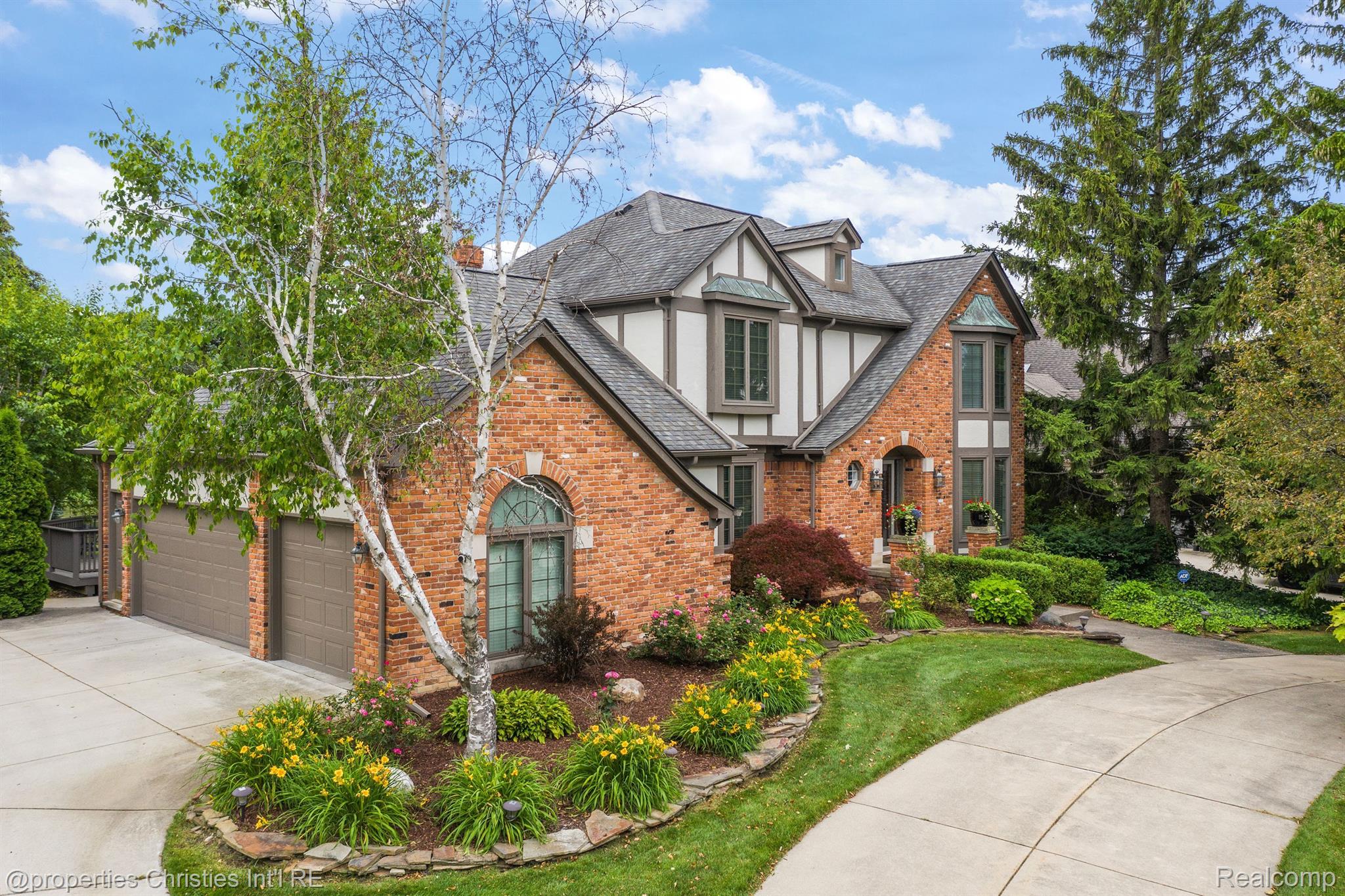 2795 BLOOMFIELD