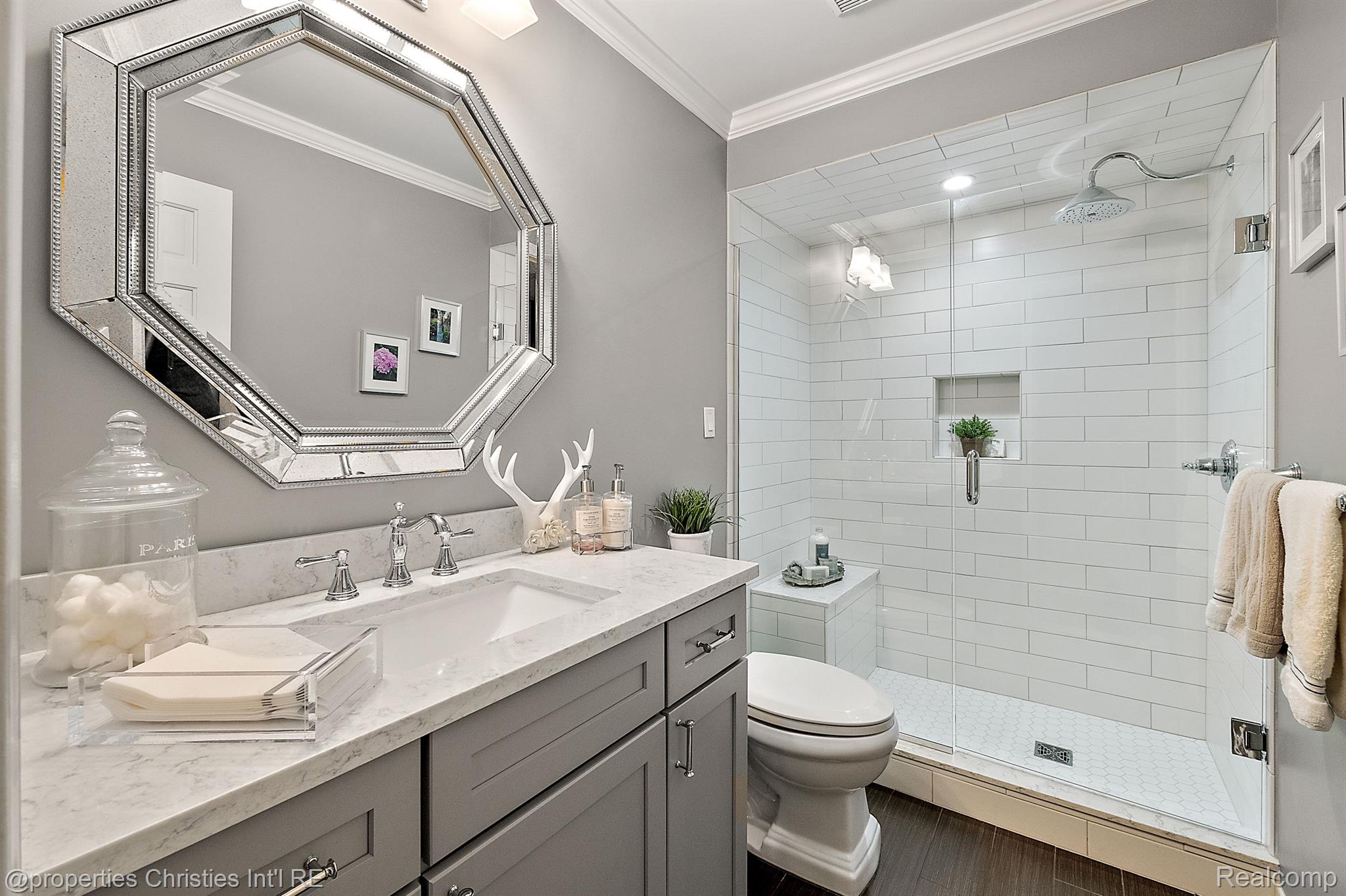 2795 BLOOMFIELD