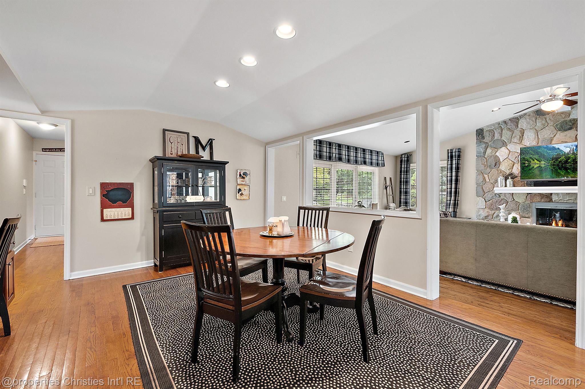 2795 BLOOMFIELD