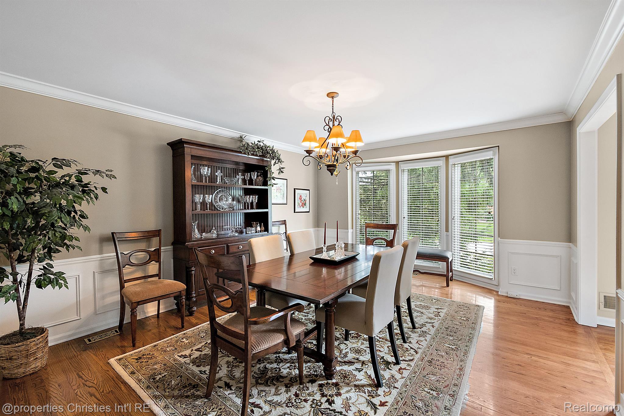 2795 BLOOMFIELD