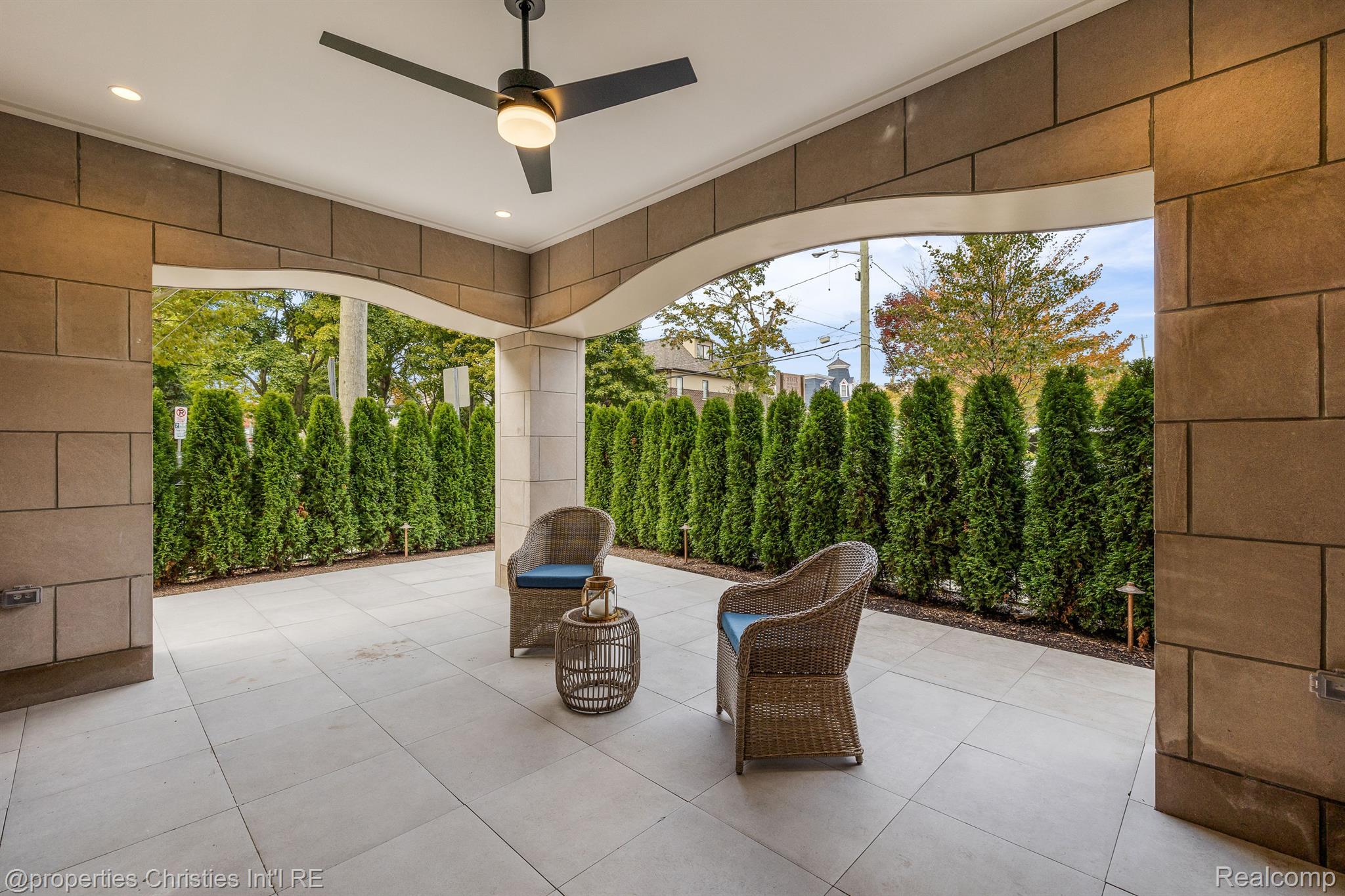 420 E FRANK Street Unit: 101