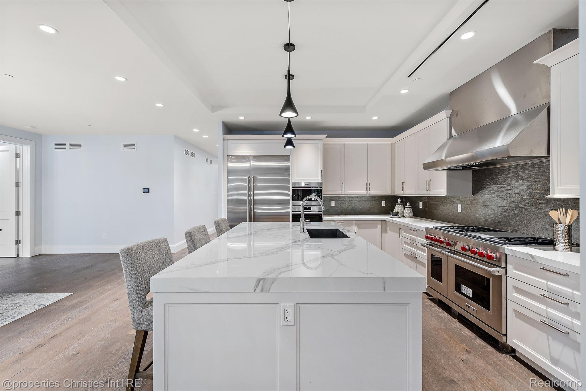 420 E FRANK Street Unit: 101