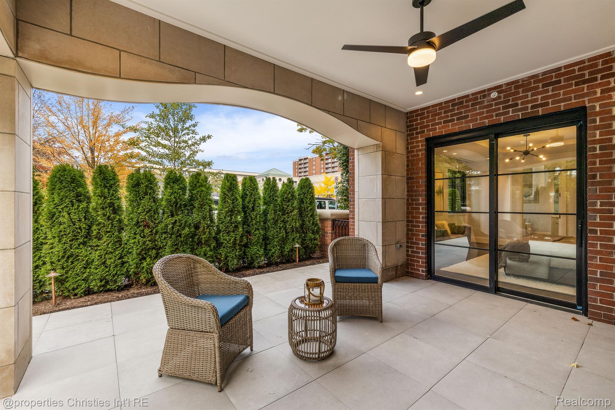 420 E FRANK Street Unit: 101